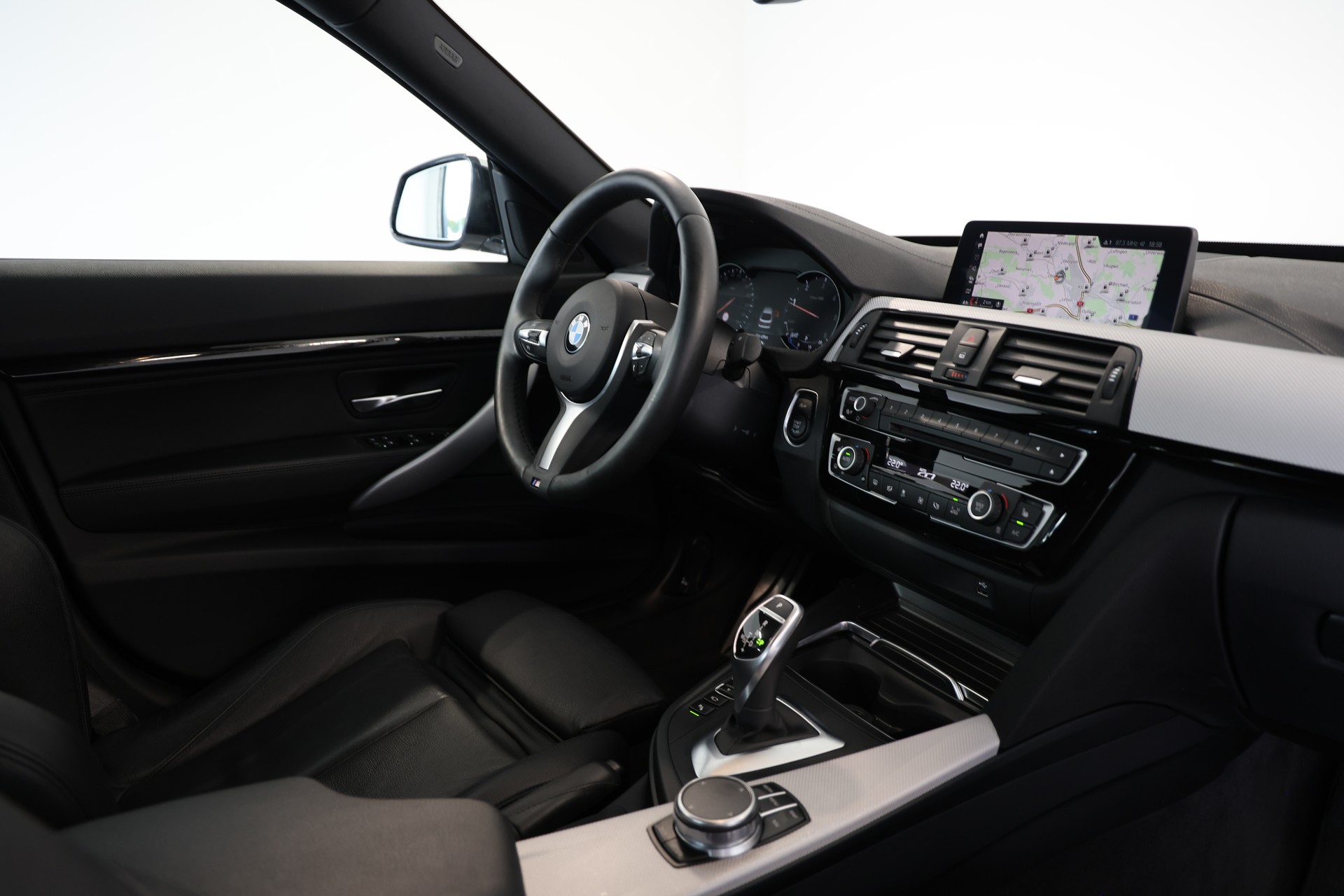 BMW 320d GT xDrive M Sport Steptronic-image-12