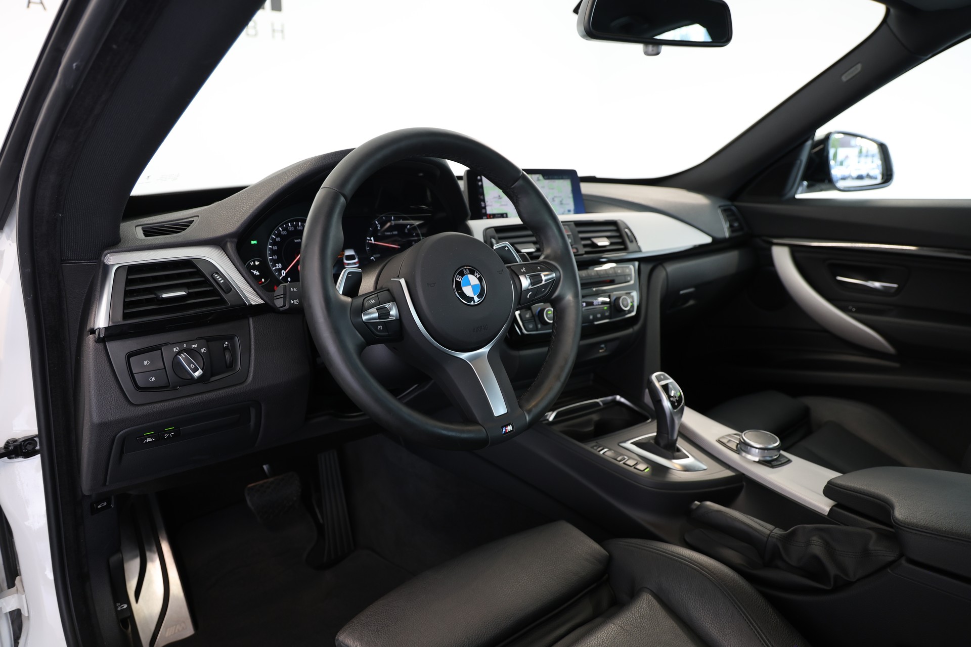 BMW 320d GT xDrive M Sport Steptronic-image-7