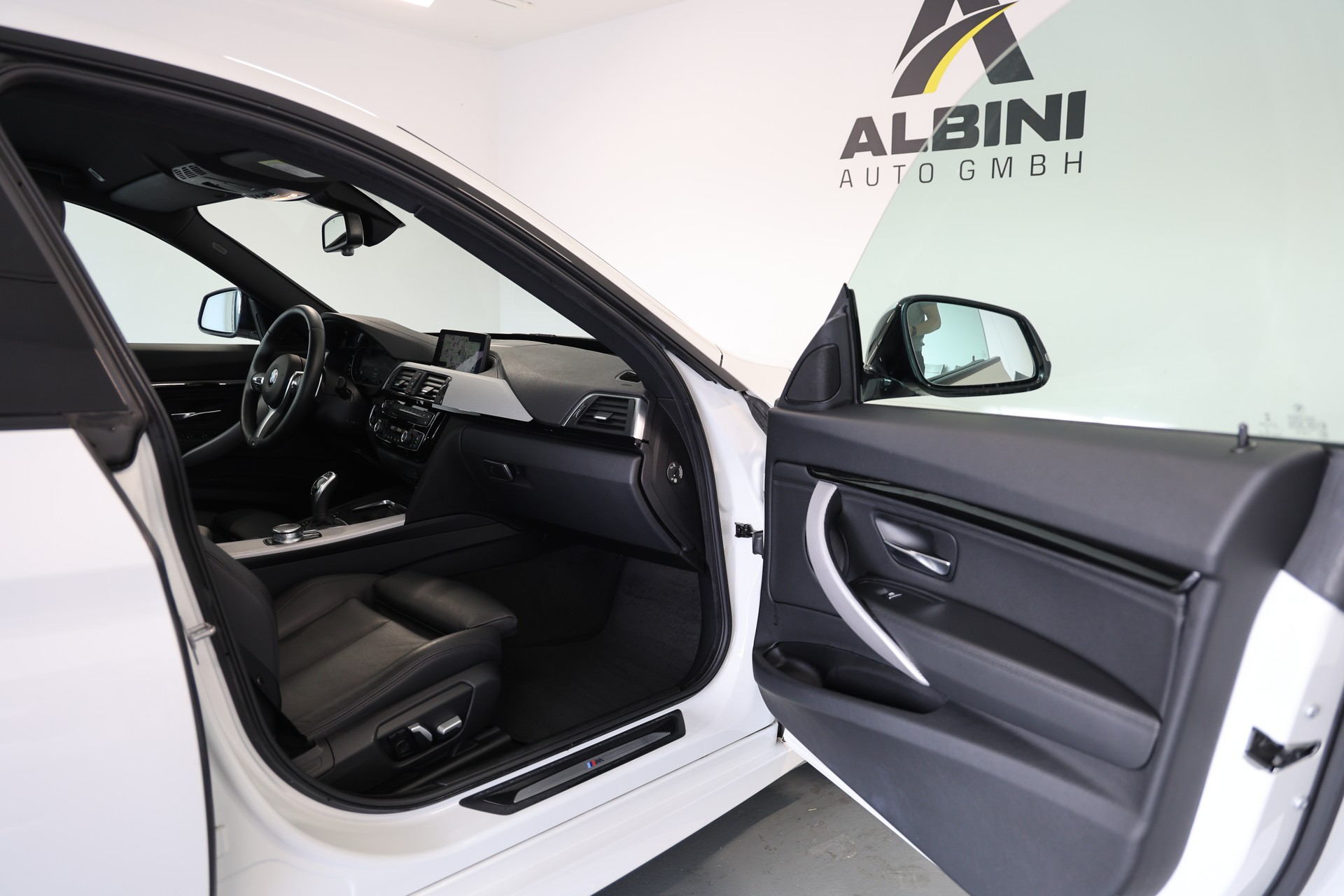 BMW 320d GT xDrive M Sport Steptronic-image-10
