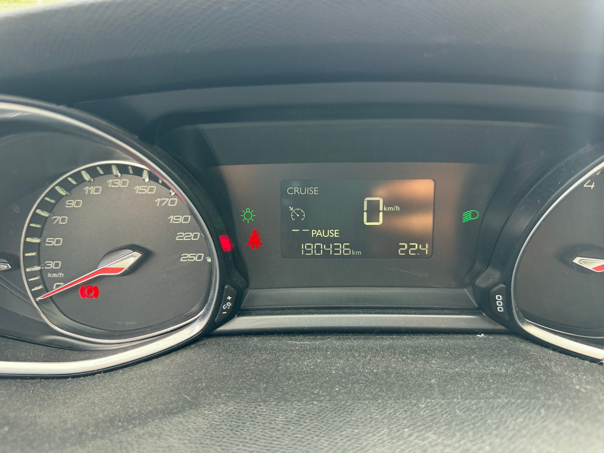 PEUGEOT 308 1.6 THP Allure-image-9