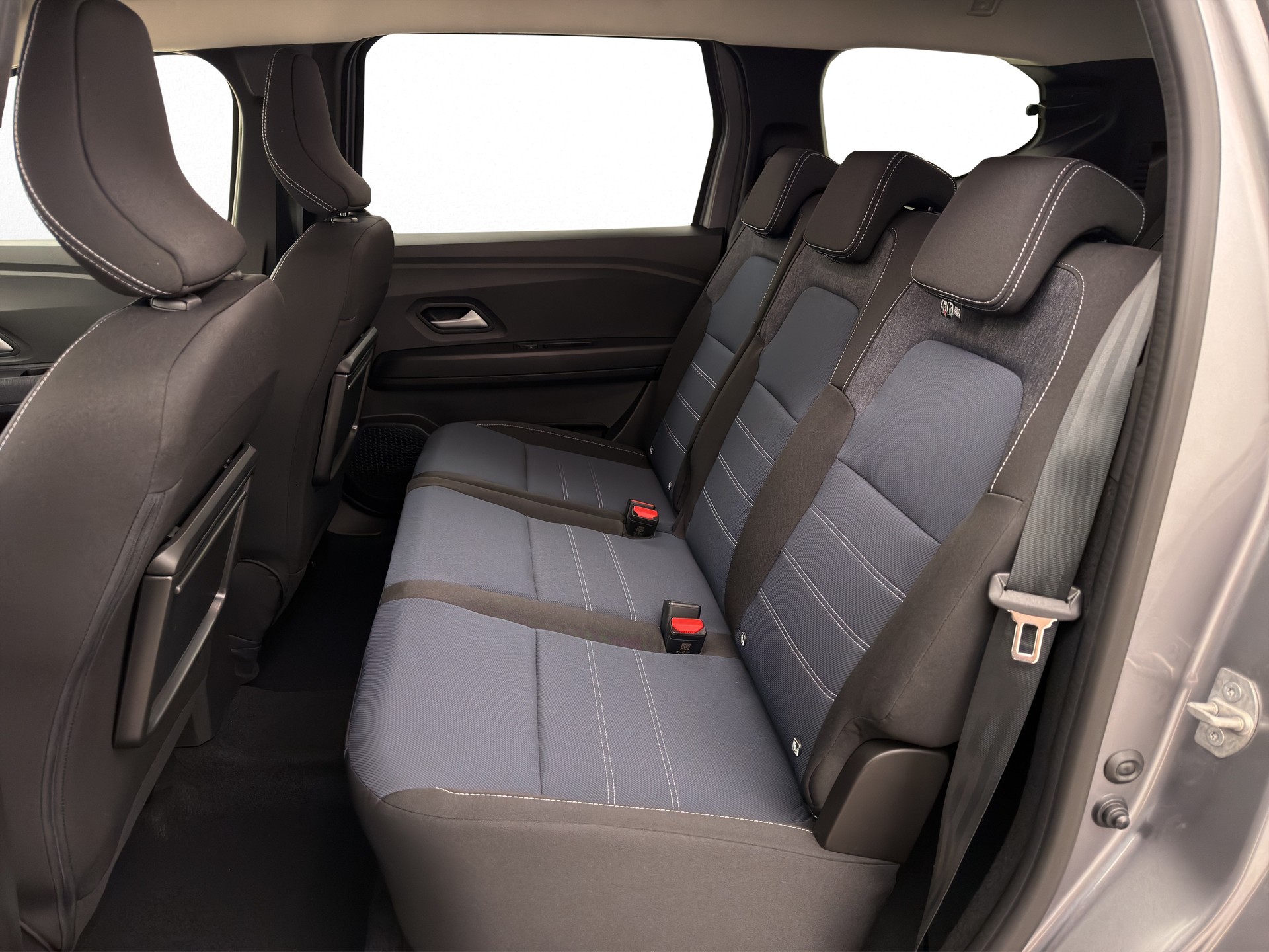 DACIA Jogger 1.8 Hybrid Journey 7P-image-11