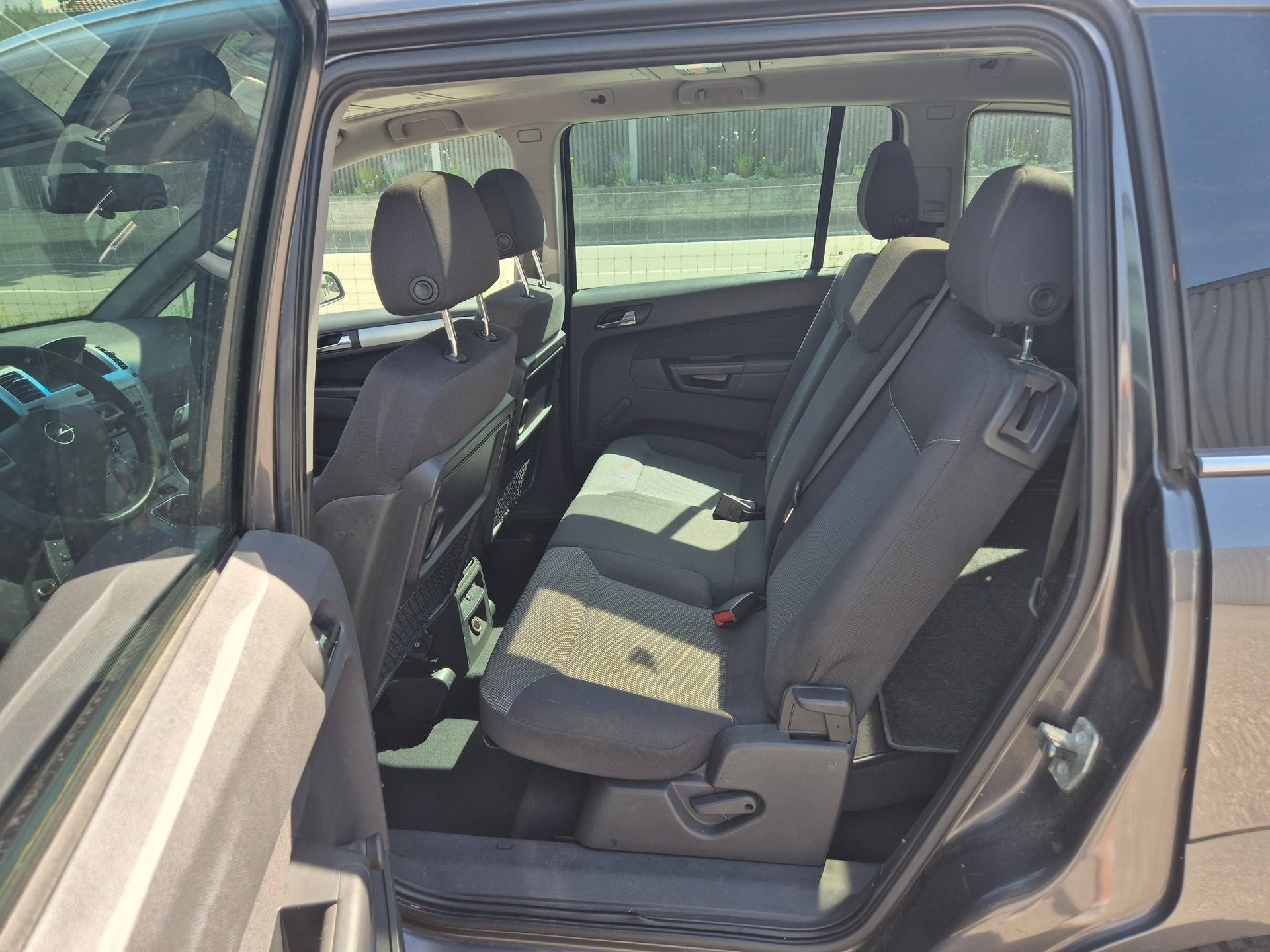 OPEL Zafira 2.2i 16V Enjoy-image-8