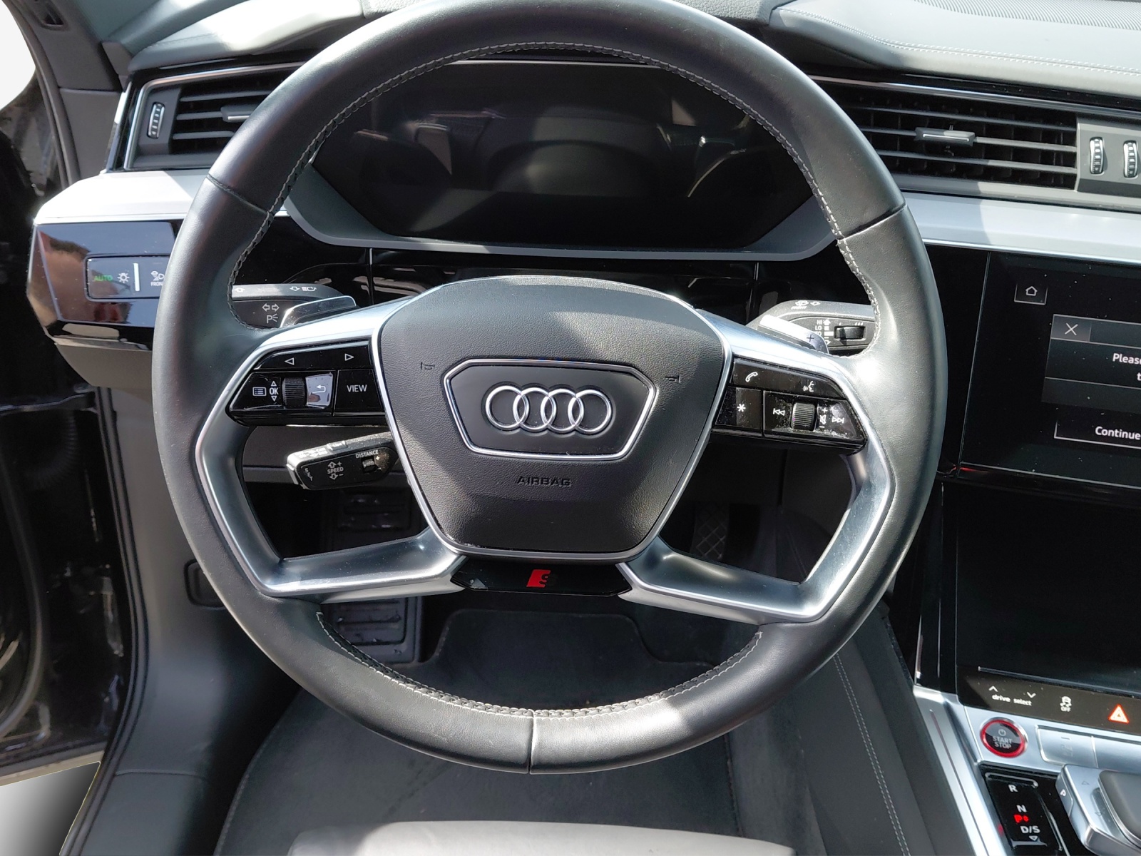 AUDI e-tron S Sportback quattro-image-9