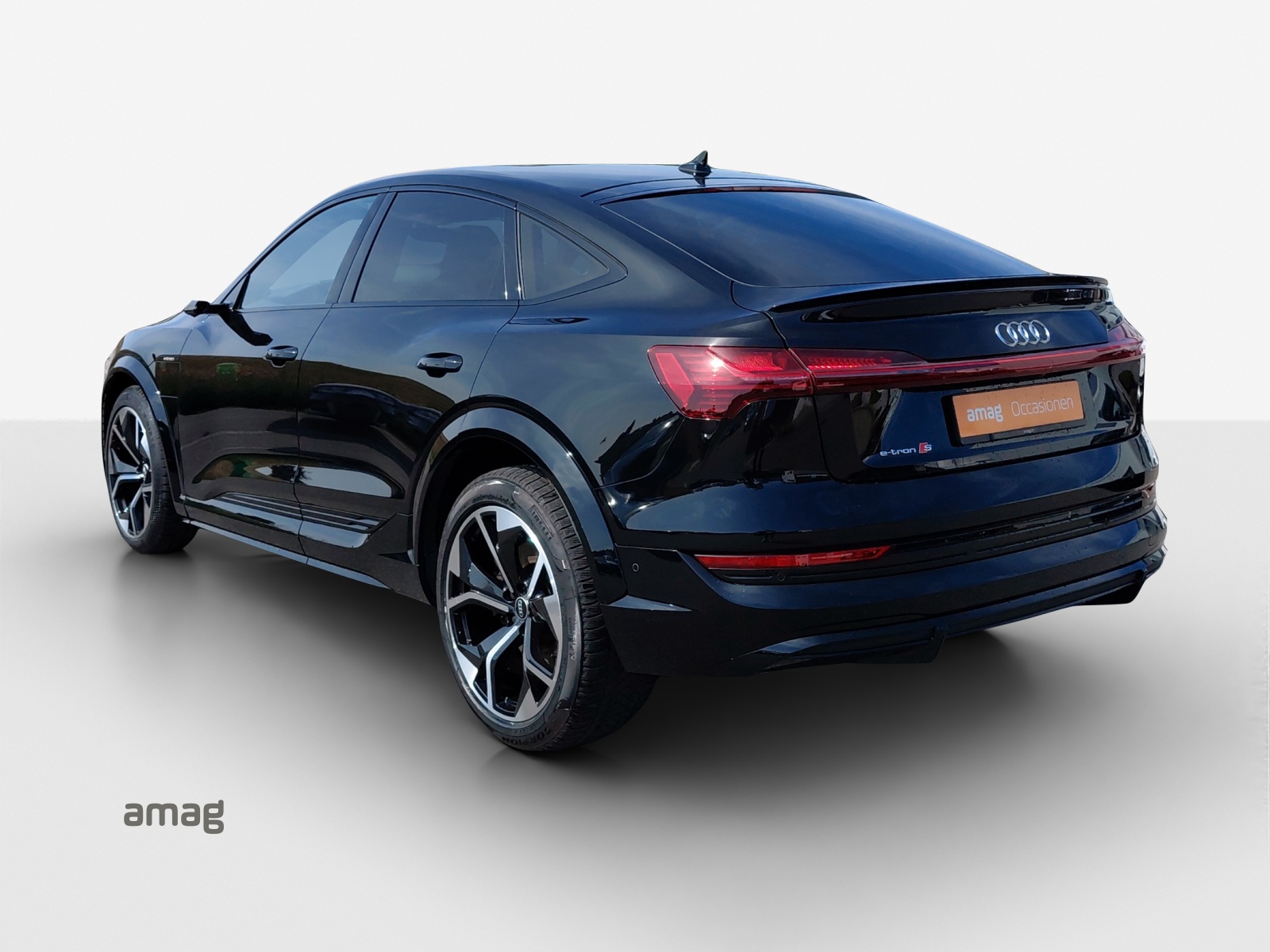AUDI e-tron S Sportback quattro-image-2