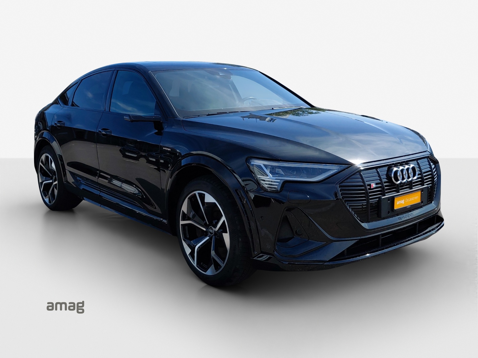 AUDI e-tron S Sportback quattro-image-5