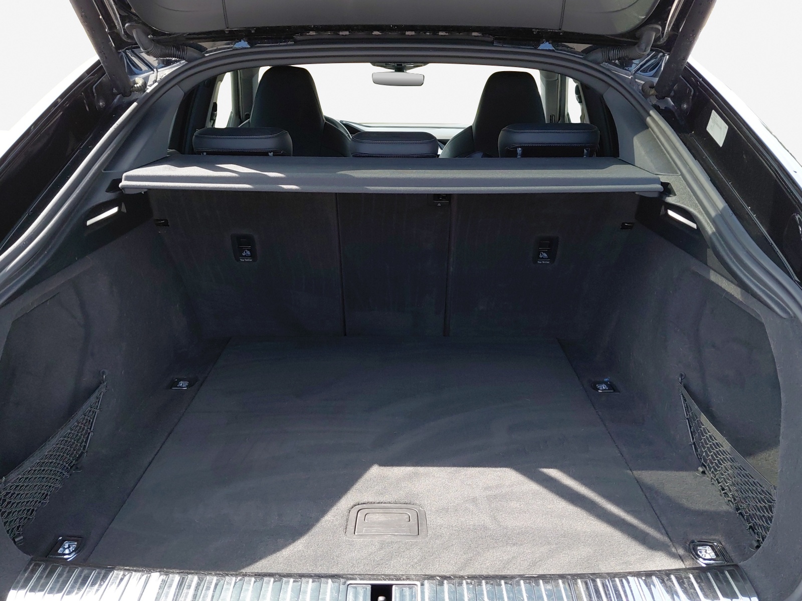 AUDI e-tron S Sportback quattro-image-13
