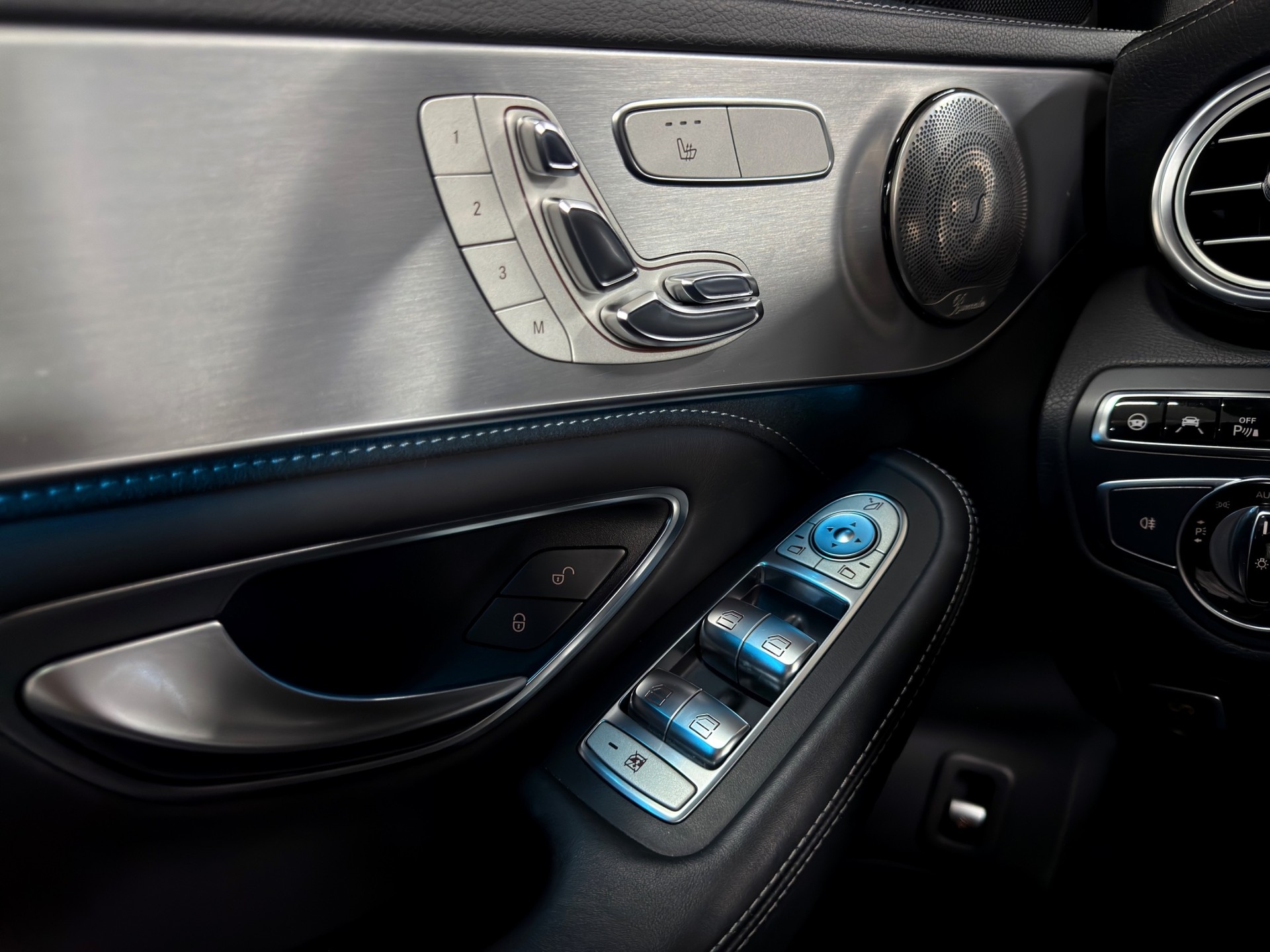 MERCEDES-BENZ C 63 S AMG Speedshift-image-26