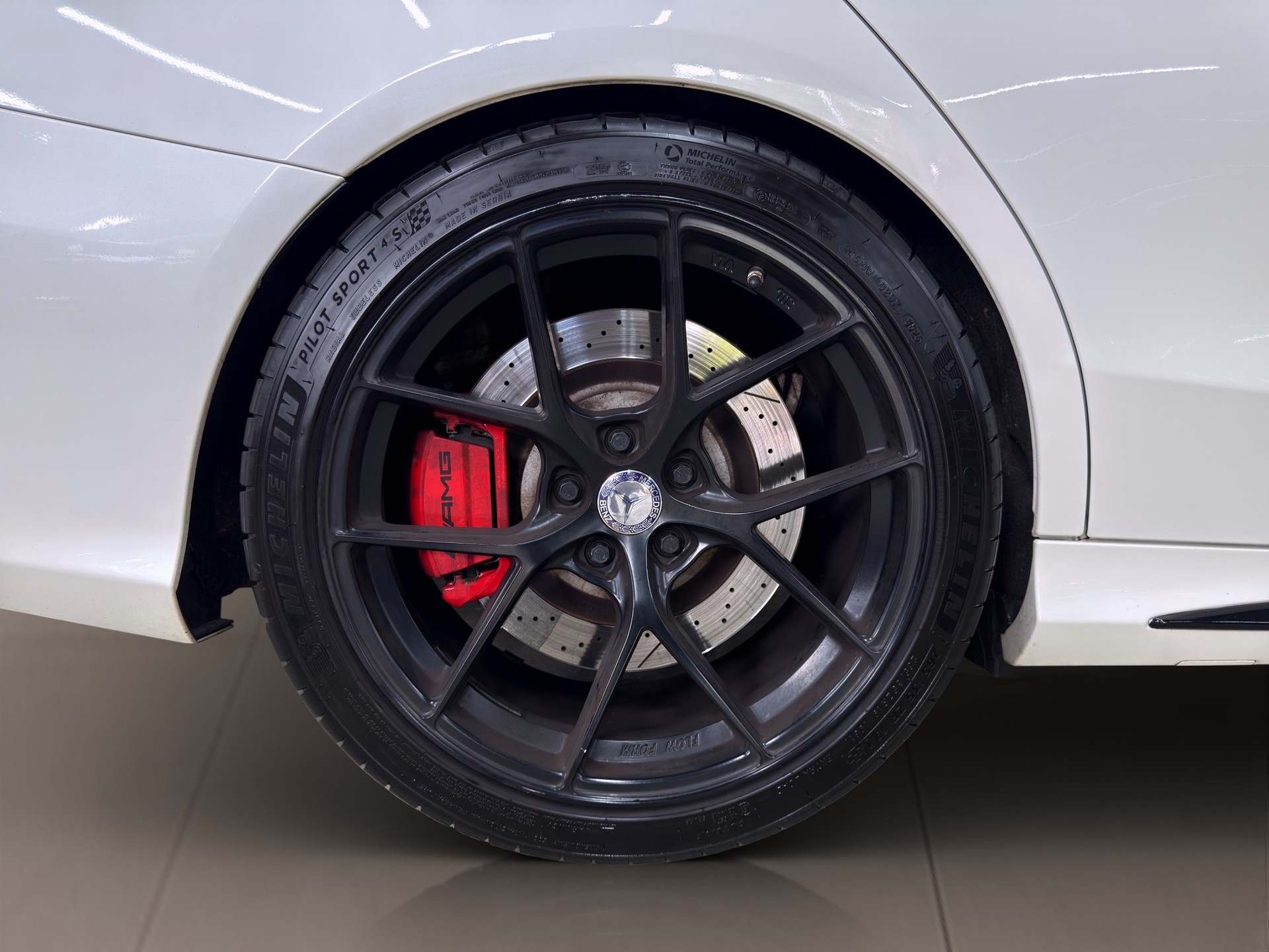 MERCEDES-BENZ C 63 S AMG Speedshift-image-9