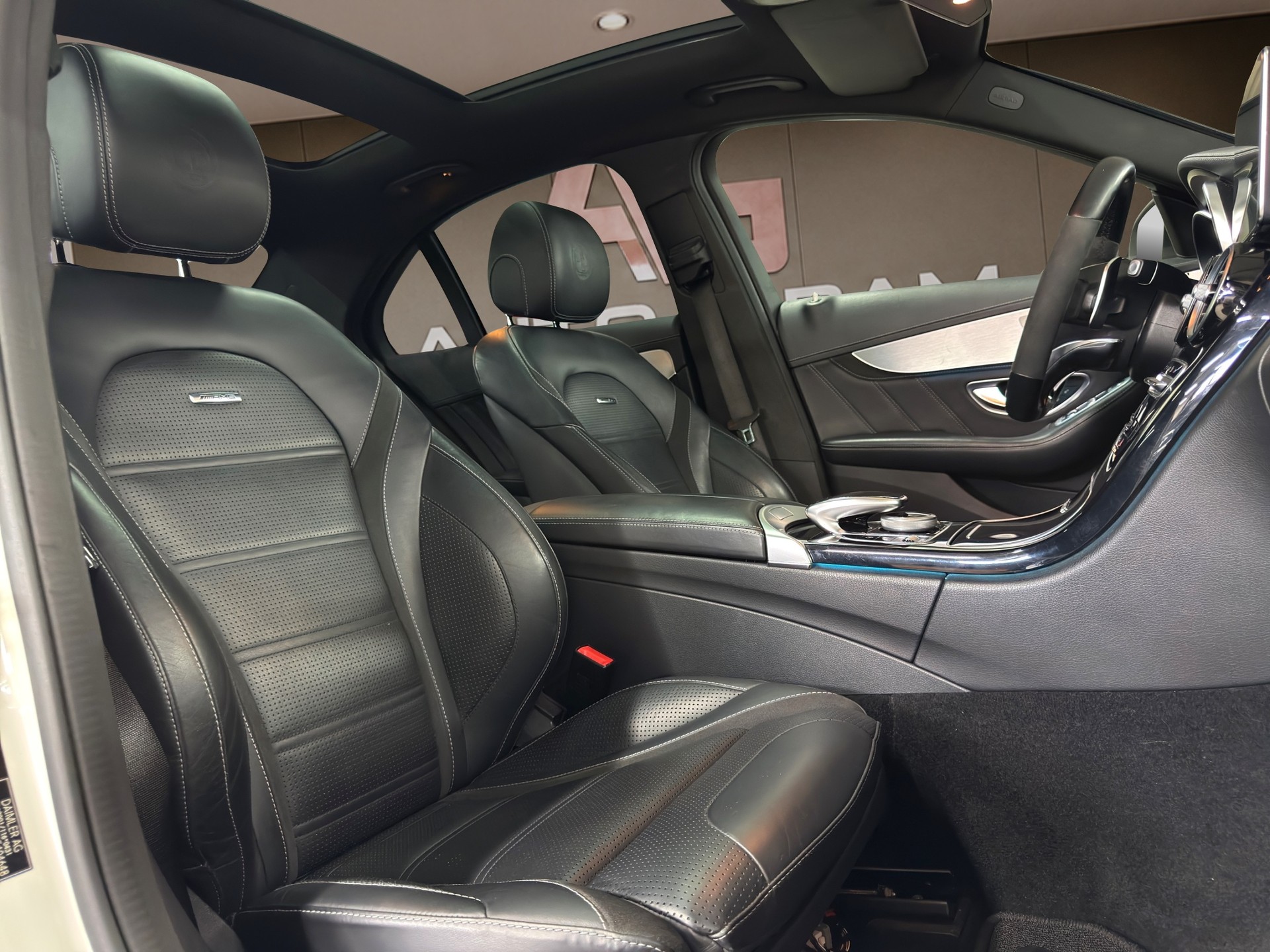 MERCEDES-BENZ C 63 S AMG Speedshift-image-13