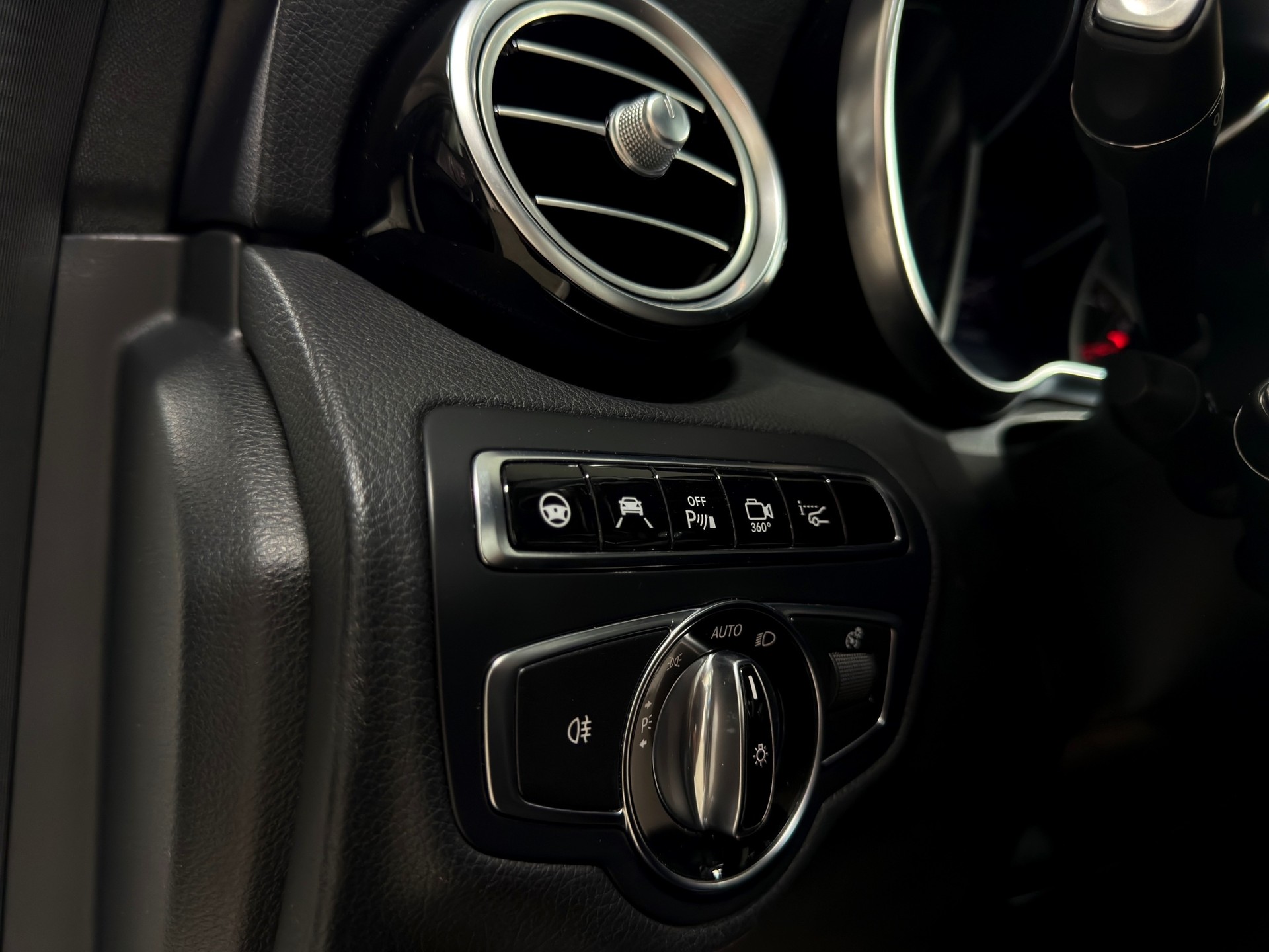 MERCEDES-BENZ C 63 S AMG Speedshift-image-24