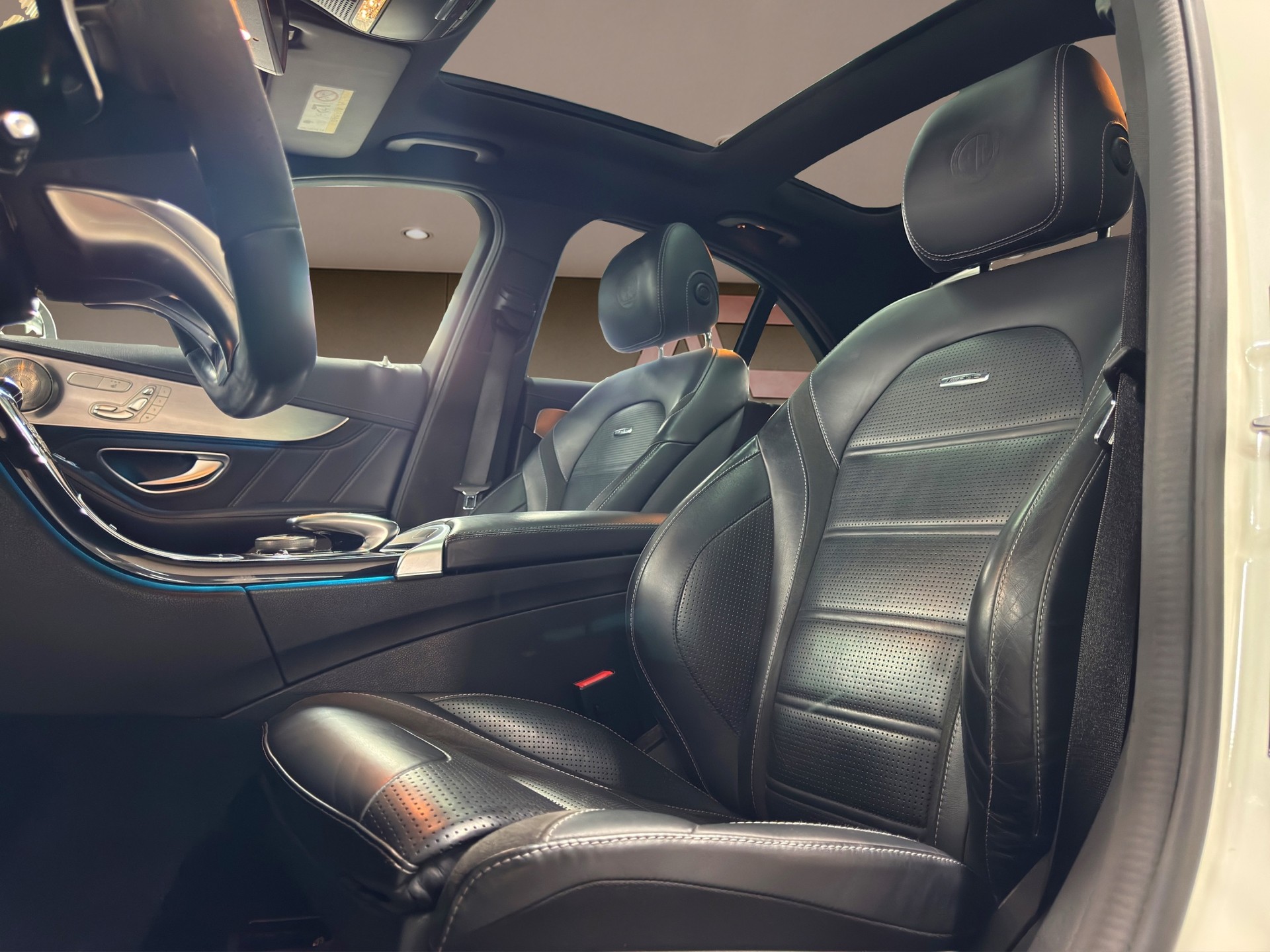 MERCEDES-BENZ C 63 S AMG Speedshift-image-12