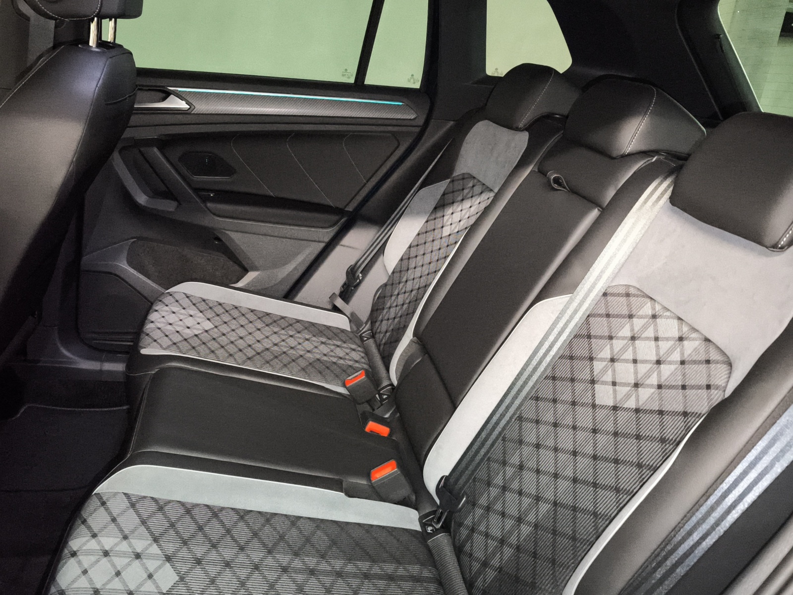VW Tiguan 1.4TSI PHEV R-Line DSG-image-11