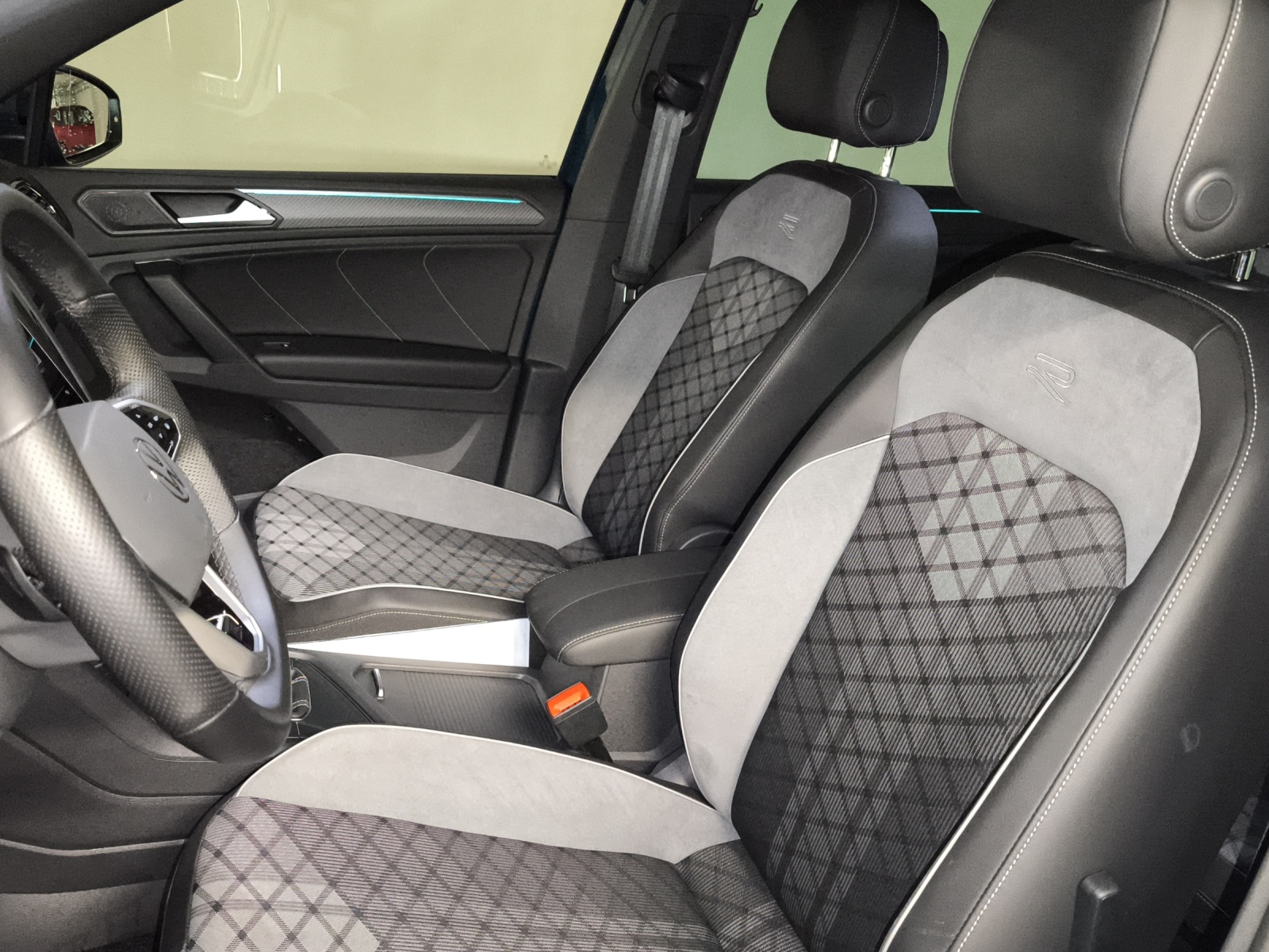 VW Tiguan 1.4TSI PHEV R-Line DSG-image-10
