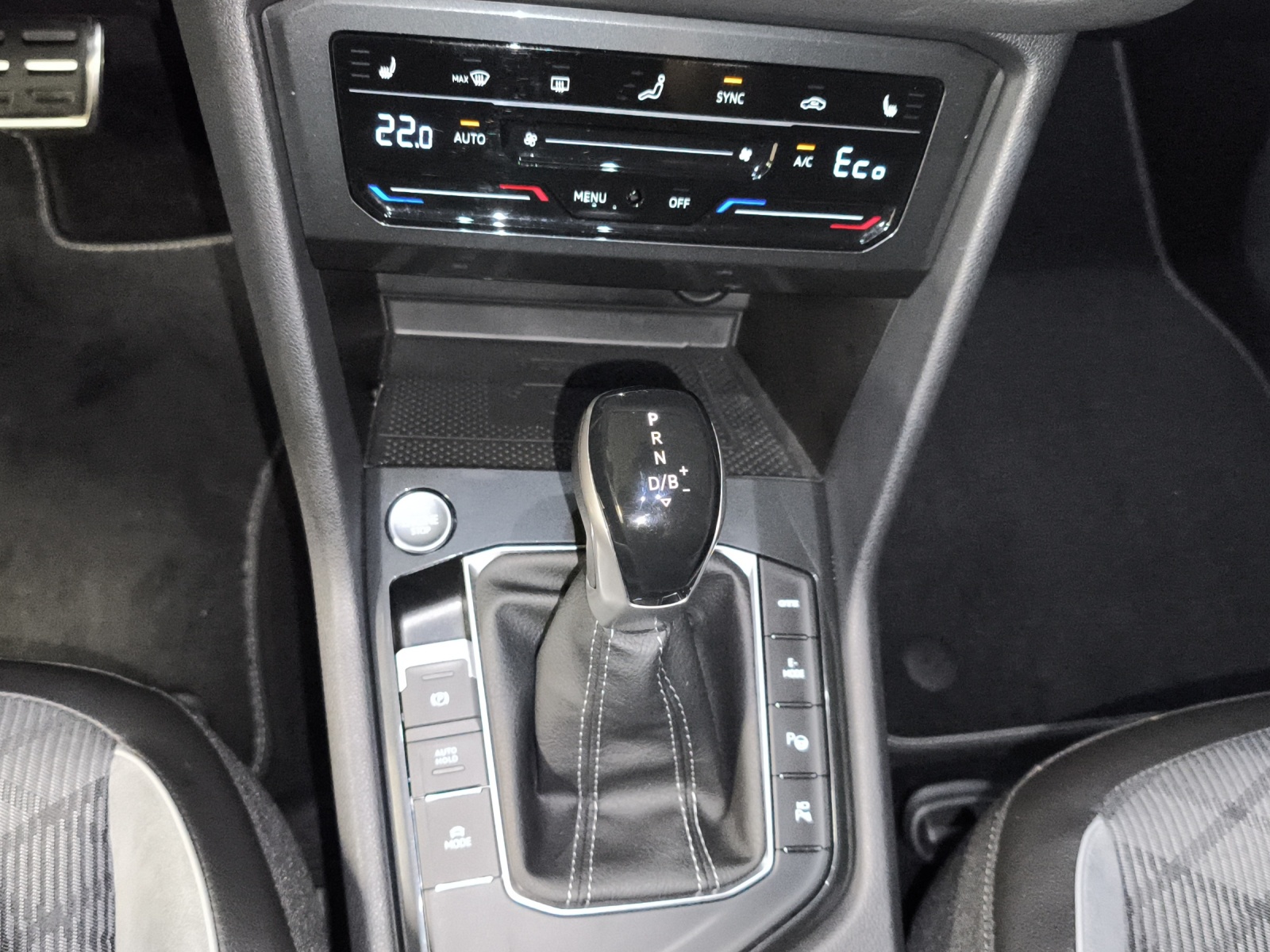 VW Tiguan 1.4TSI PHEV R-Line DSG-image-8
