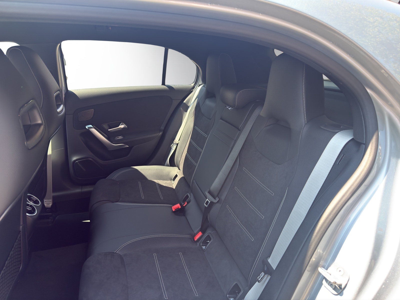 MERCEDES-BENZ A 200 Night Star 7G-DCT-image-11