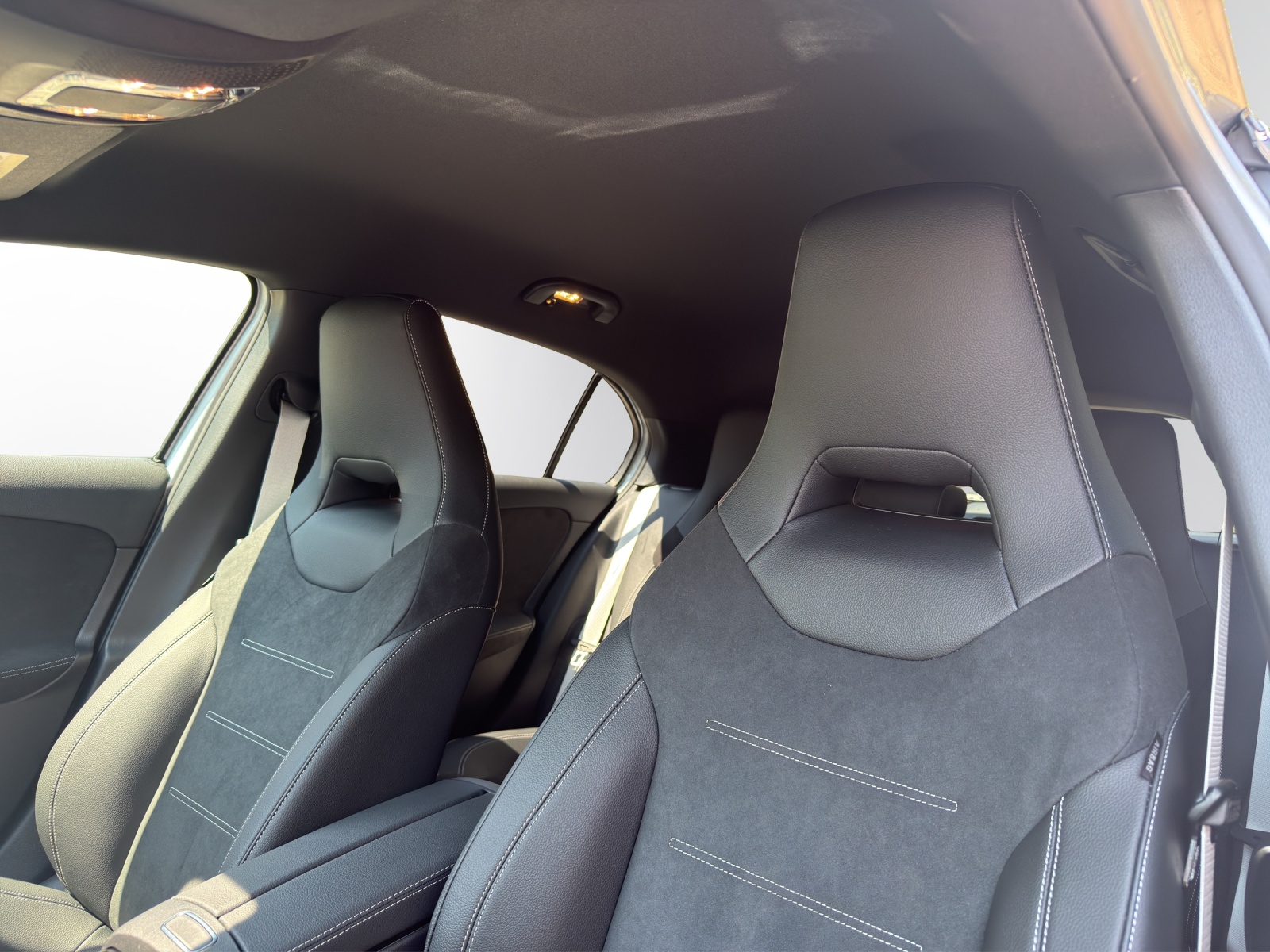 MERCEDES-BENZ A 200 Night Star 7G-DCT-image-10