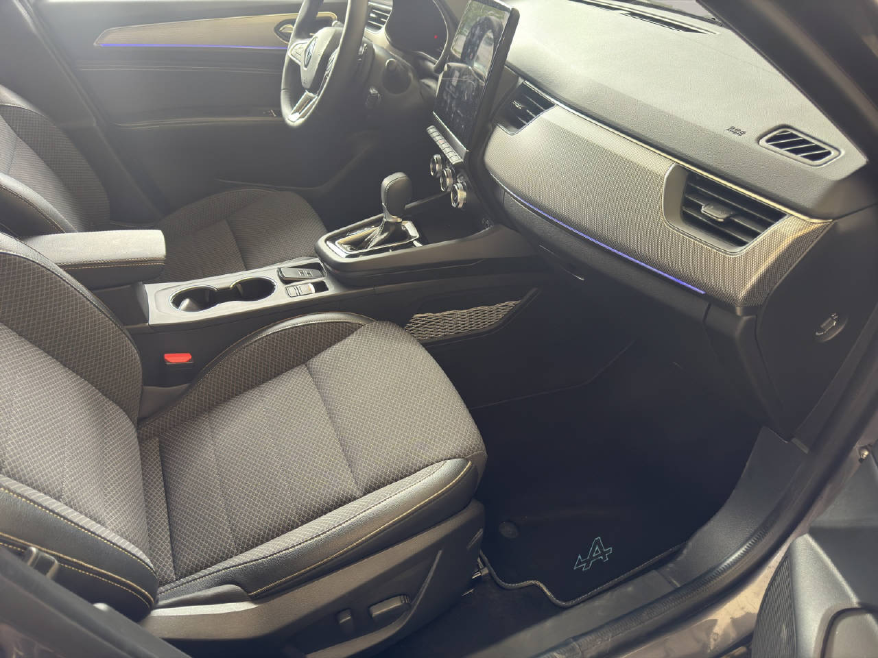 RENAULT Arkana 1.3 TCe techno EDC-Automat-image-8