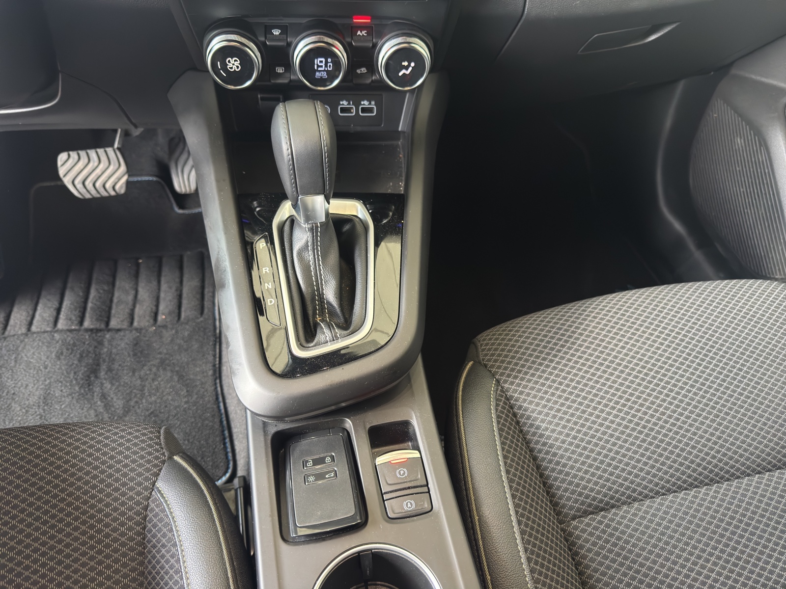 RENAULT Arkana 1.3 TCe techno EDC-Automat-image-16