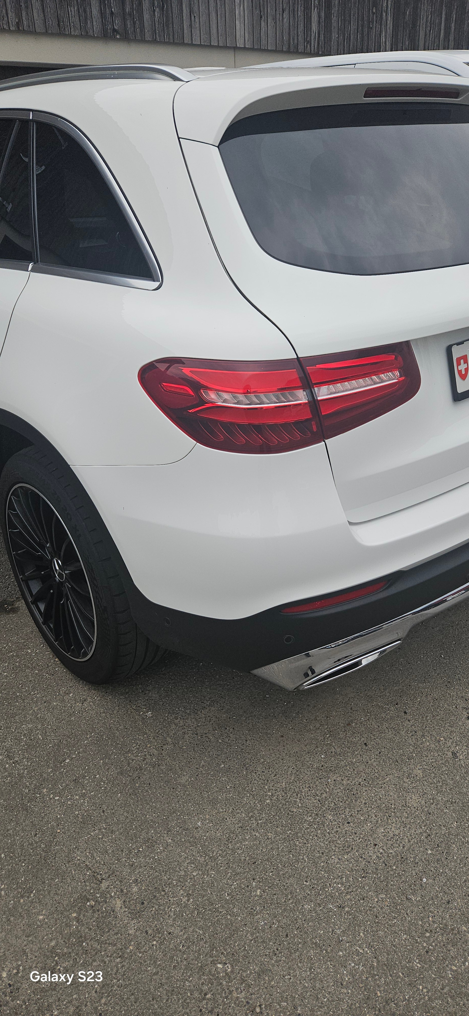MERCEDES-BENZ GLC 220 d Exclusive 4m-image-2