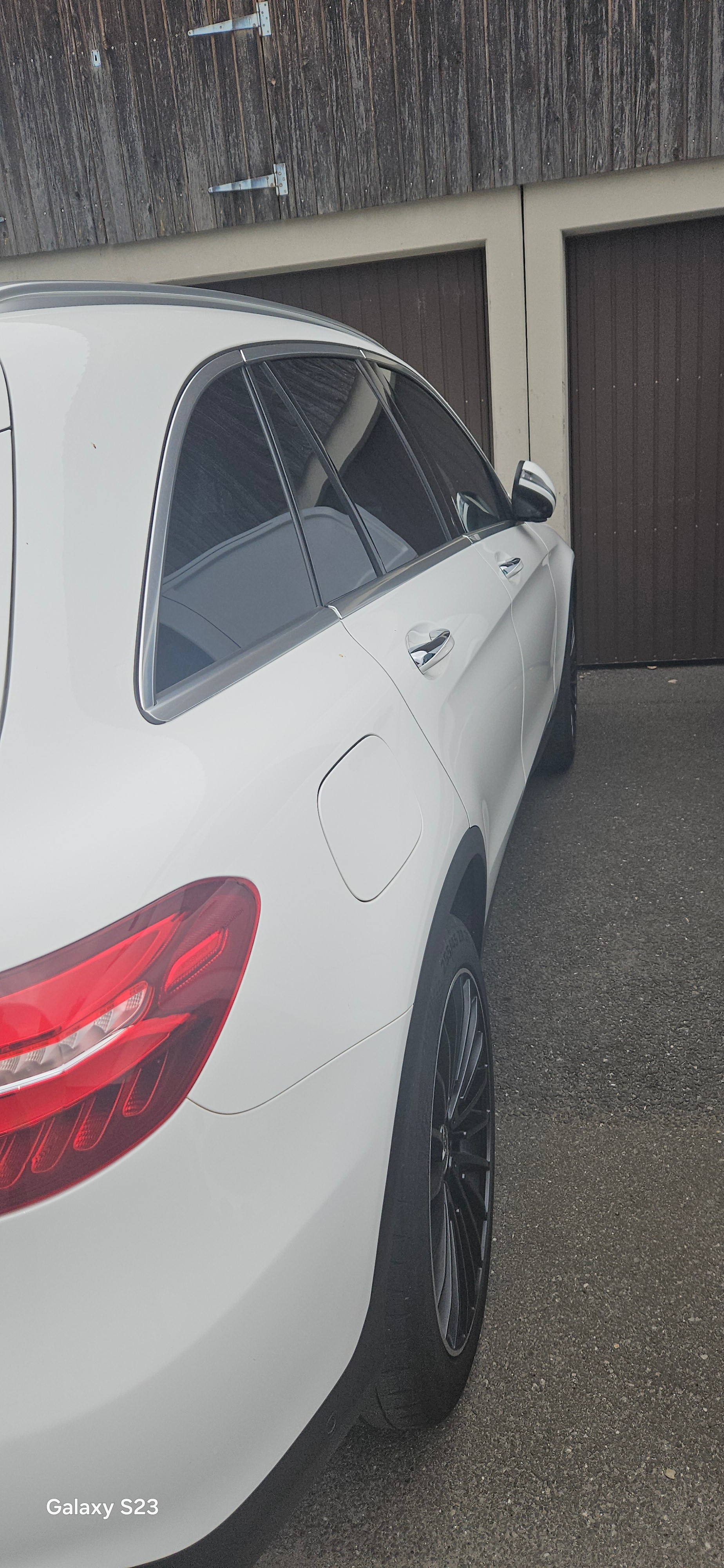 MERCEDES-BENZ GLC 220 d Exclusive 4m-image-3
