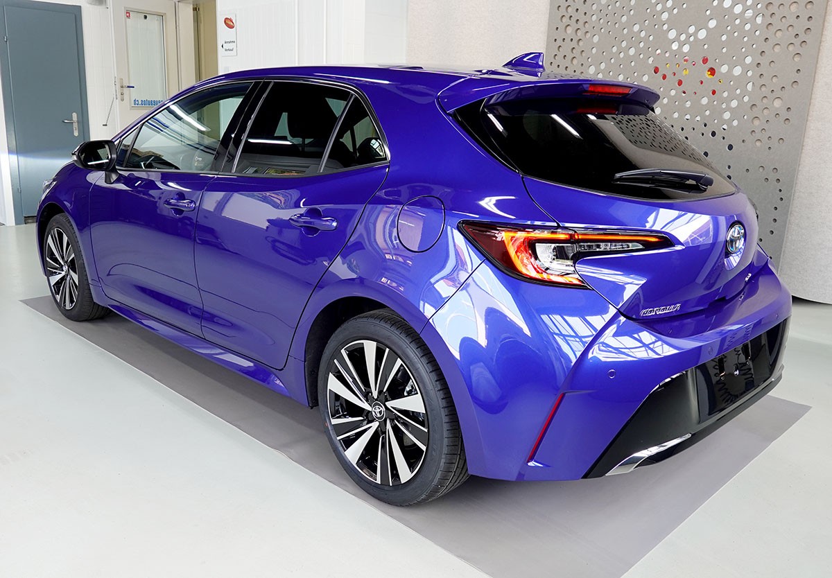 TOYOTA Corolla 2.0 HSD Trend e- CVT-image-2