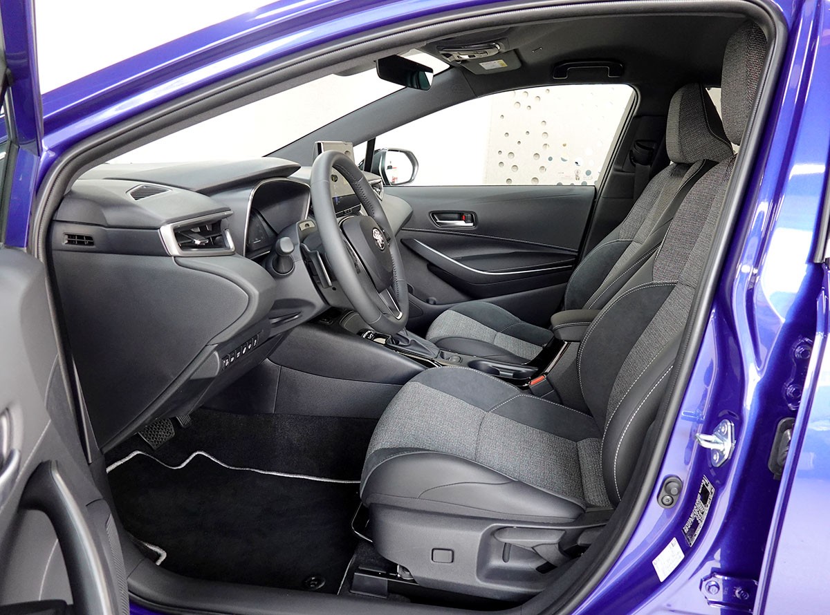 TOYOTA Corolla 2.0 HSD Trend e- CVT-image-6