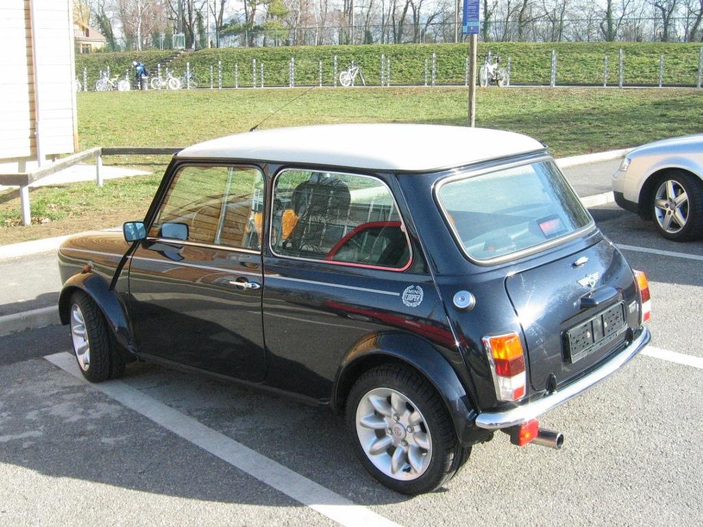 MINI 1.3i Cooper-image-1