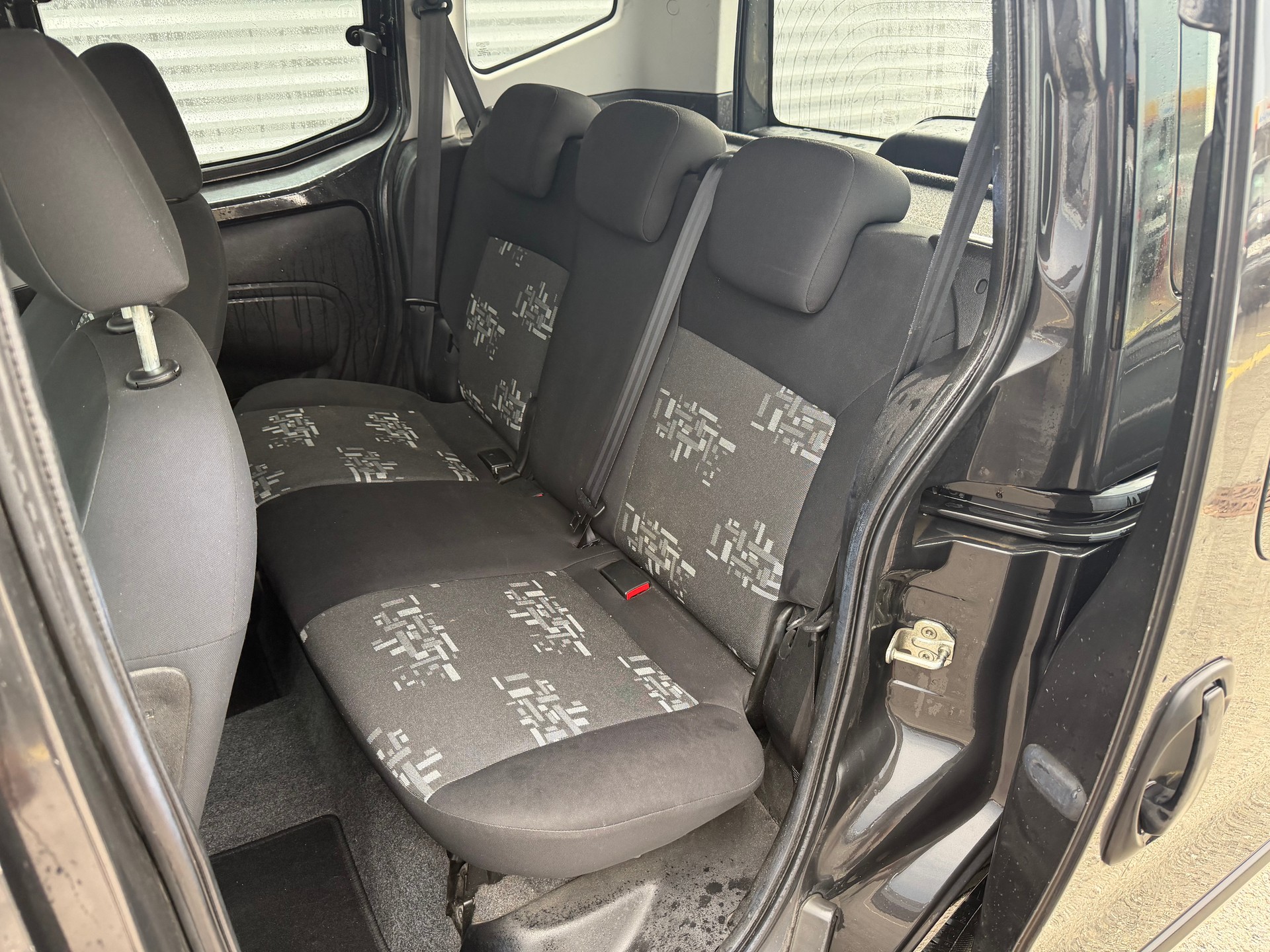 FIAT Qubo 1.3 JTD Active-image-9