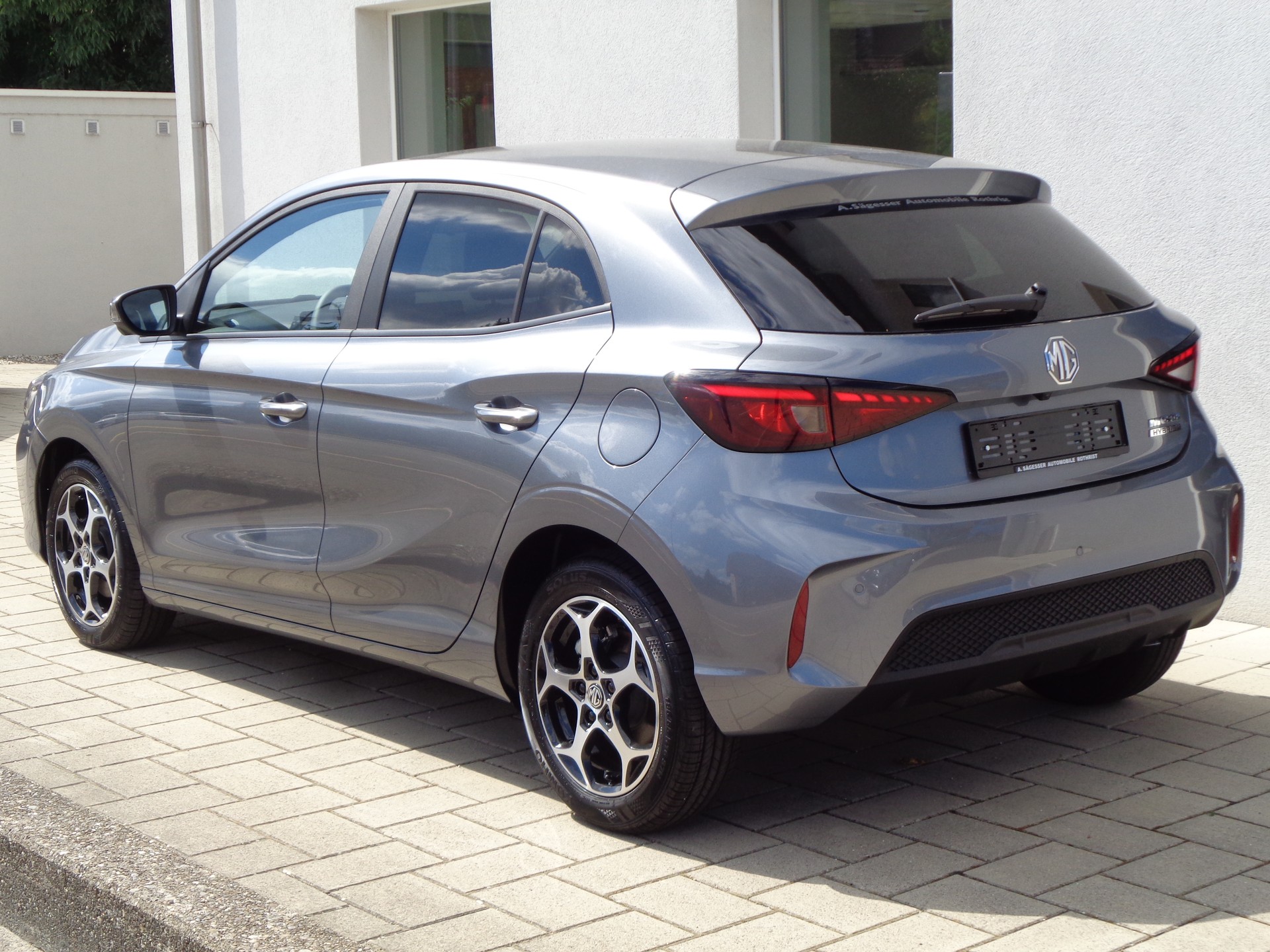 MG 3 1.5 Hybrid Luxury Aut.-image-4