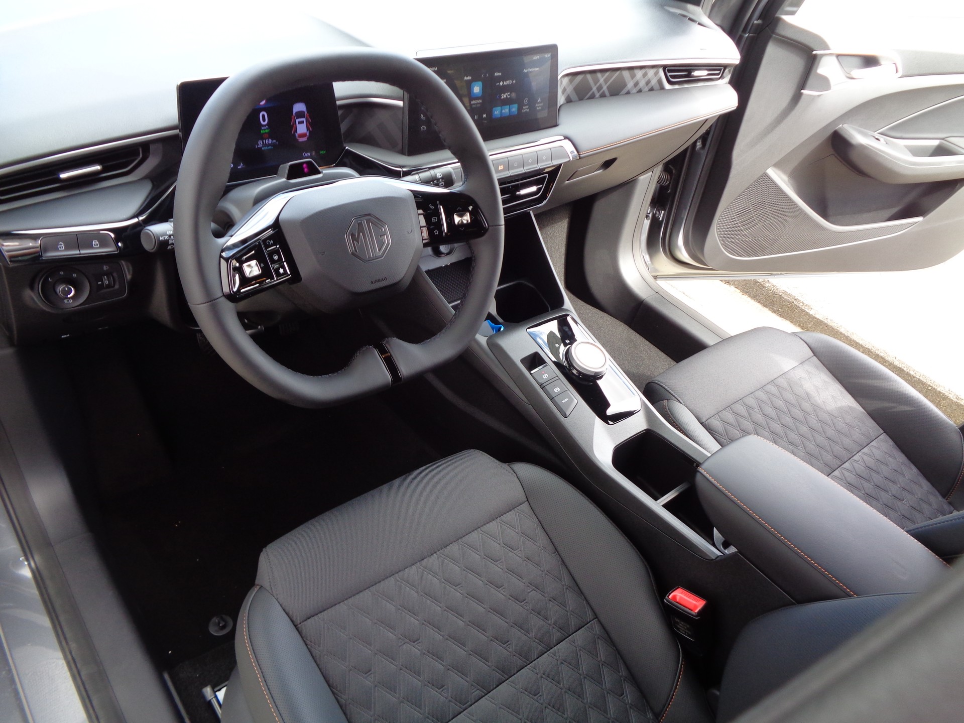 MG 3 1.5 Hybrid Luxury Aut.-image-6