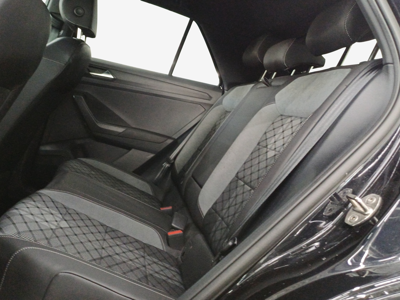 VW T-Roc 1.5 TSI EVO R-Line DSG-image-11