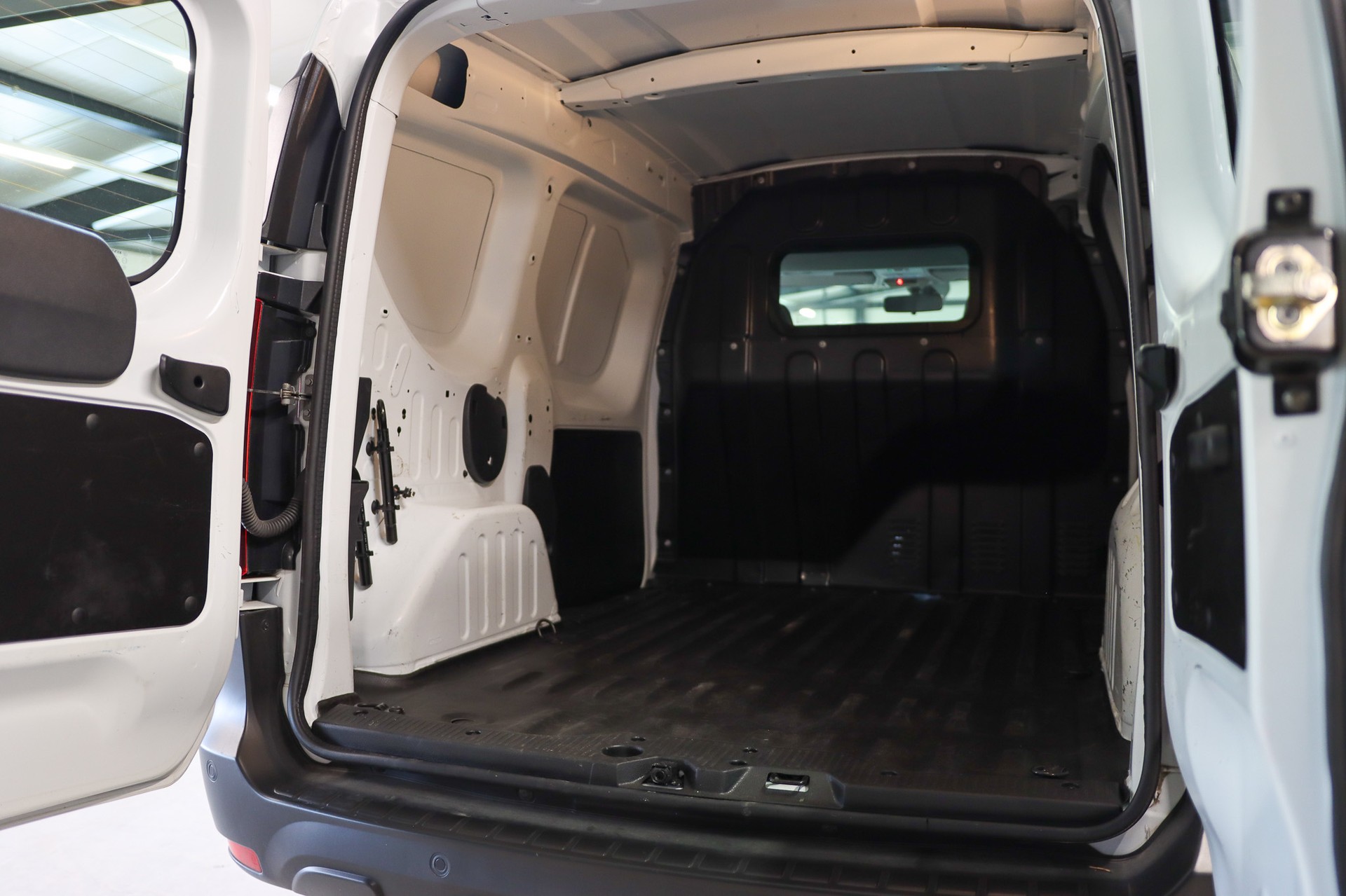 RENAULT Express 1.5 Blue dCi 95 Advance-image-14