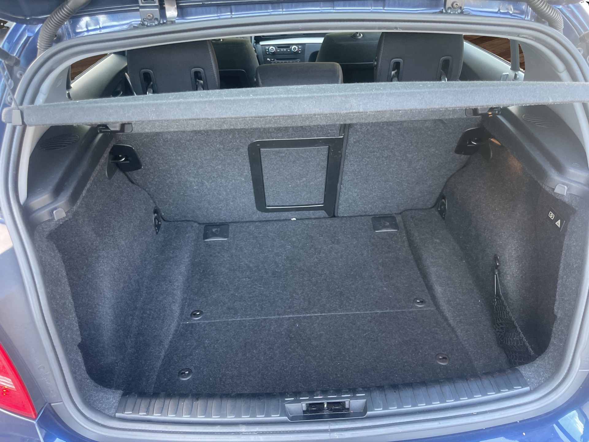 BMW 118i Dynamic Edition Steptronic-image-14