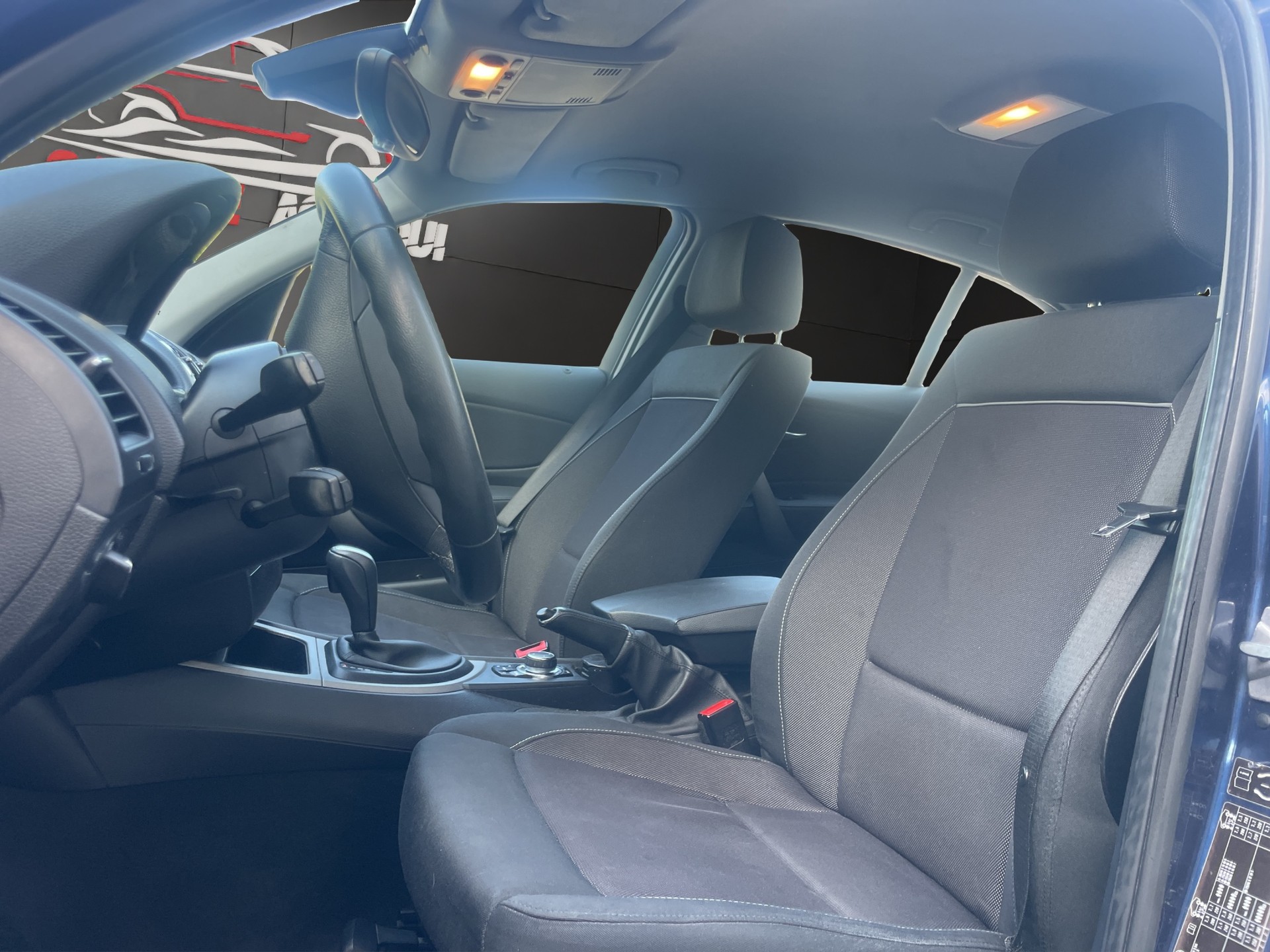 BMW 118i Dynamic Edition Steptronic-image-8