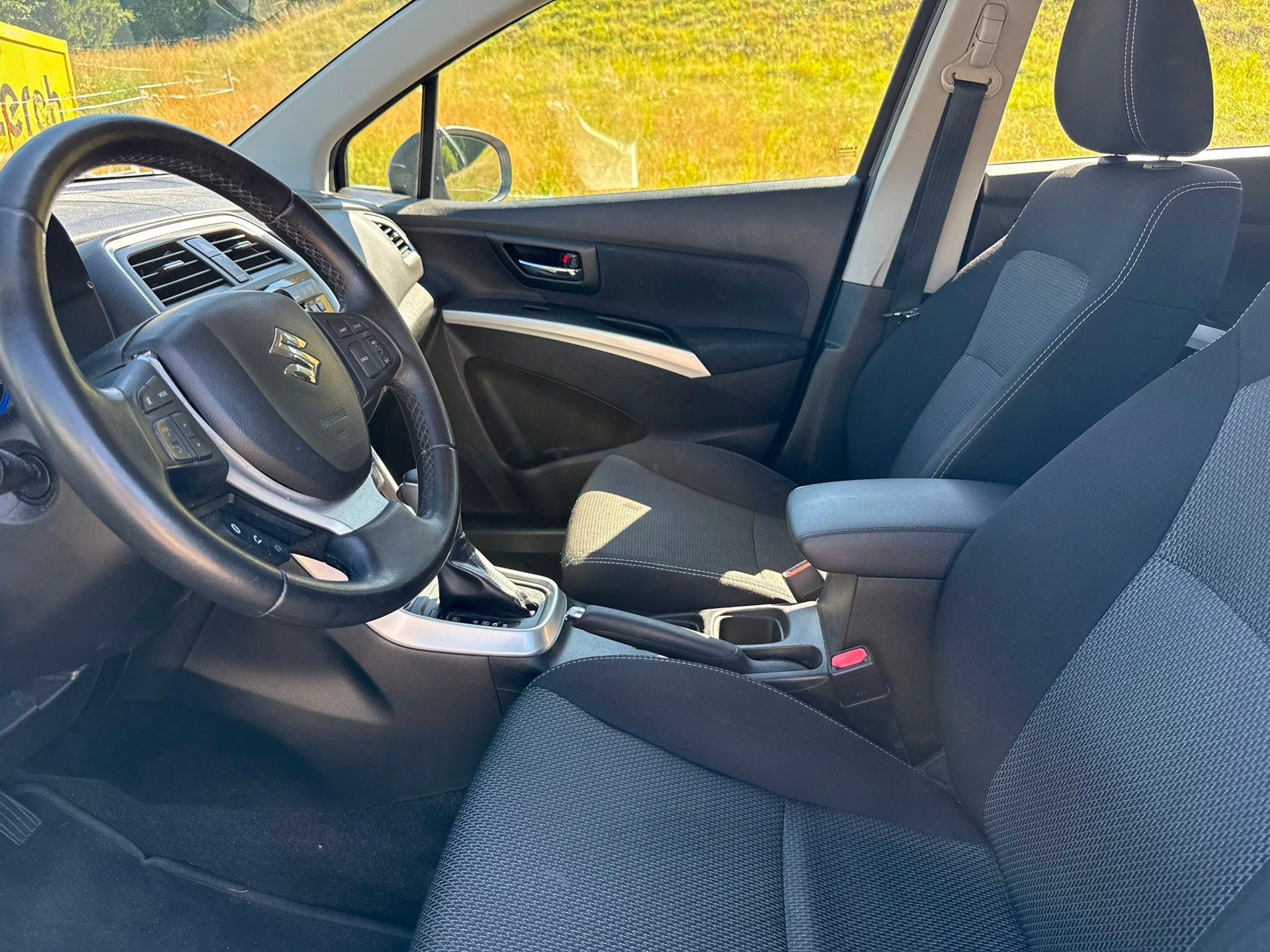 SUZUKI SX4 S-Cross 1.6 16V PizSulai 4WD CVT7-image-9