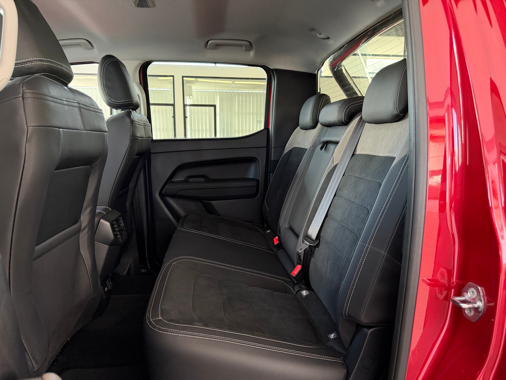 VW Amarok 3.0TDI Style Winter 2 V6 241 PS 4X4 ( AHK 3500KG)-image-13