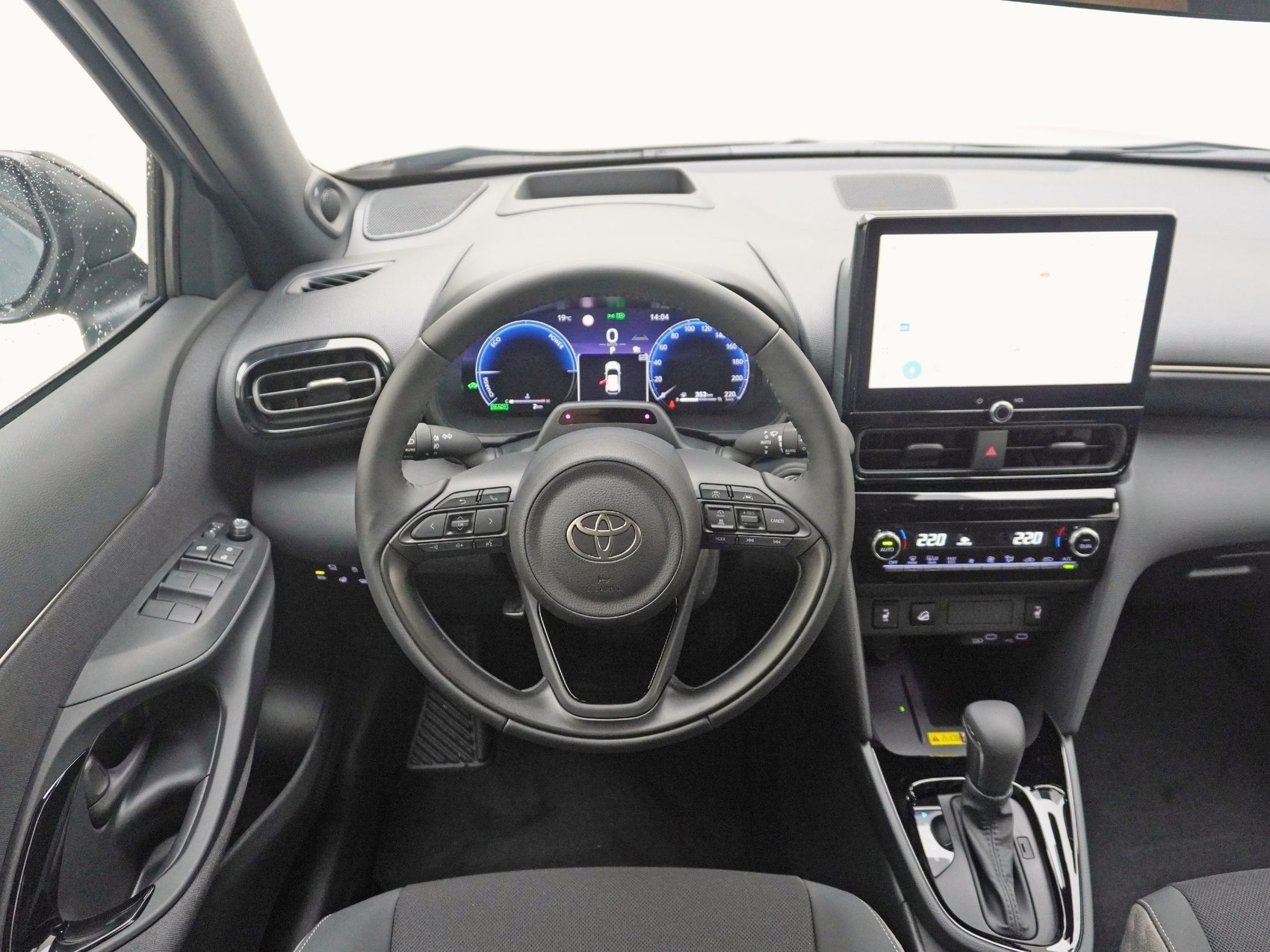 TOYOTA Yaris Cross 1.5 VVT-i HSD Premium AWD-i-image-10