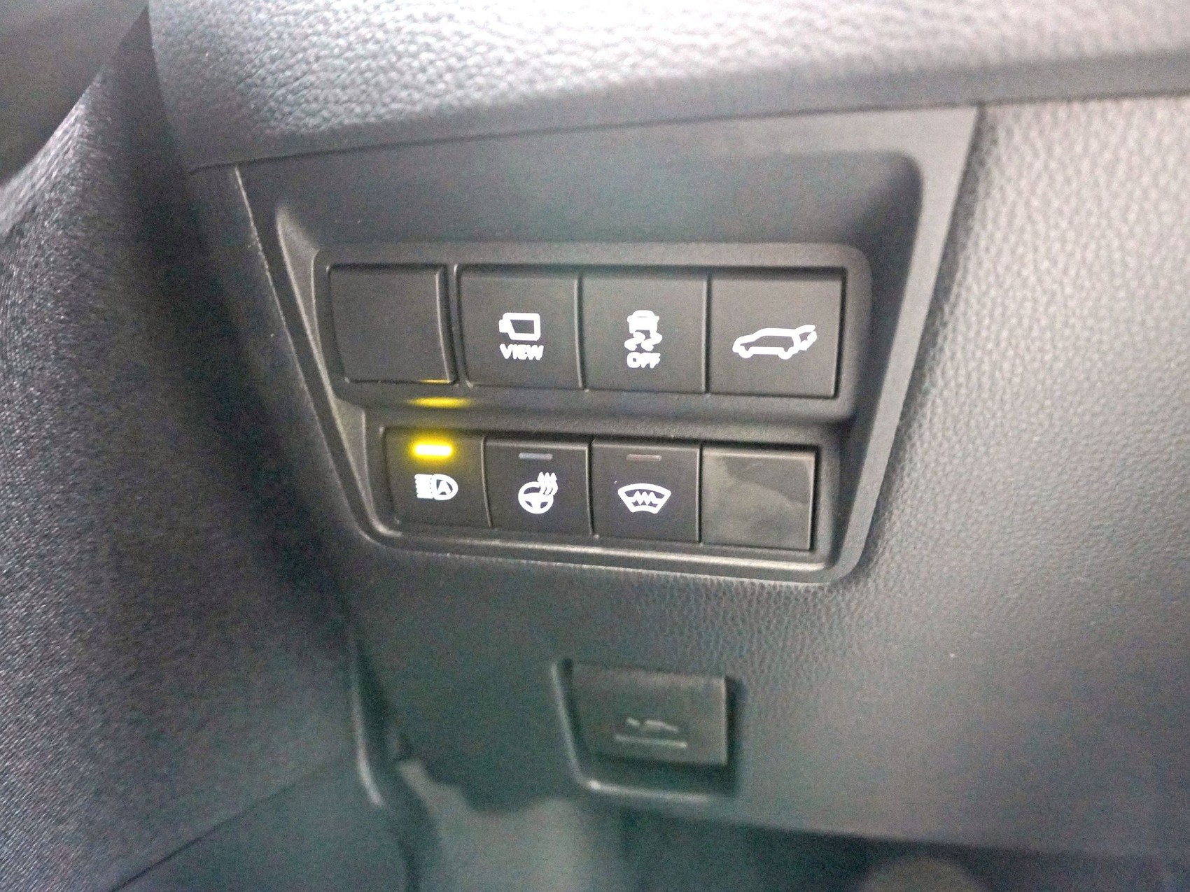 TOYOTA Yaris Cross 1.5 VVT-i HSD Premium AWD-i-image-20