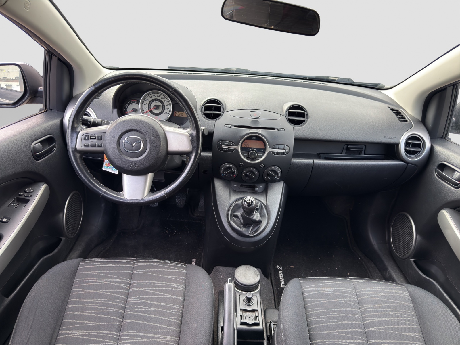 MAZDA 2 1.3i 16V Exclusive-image-5