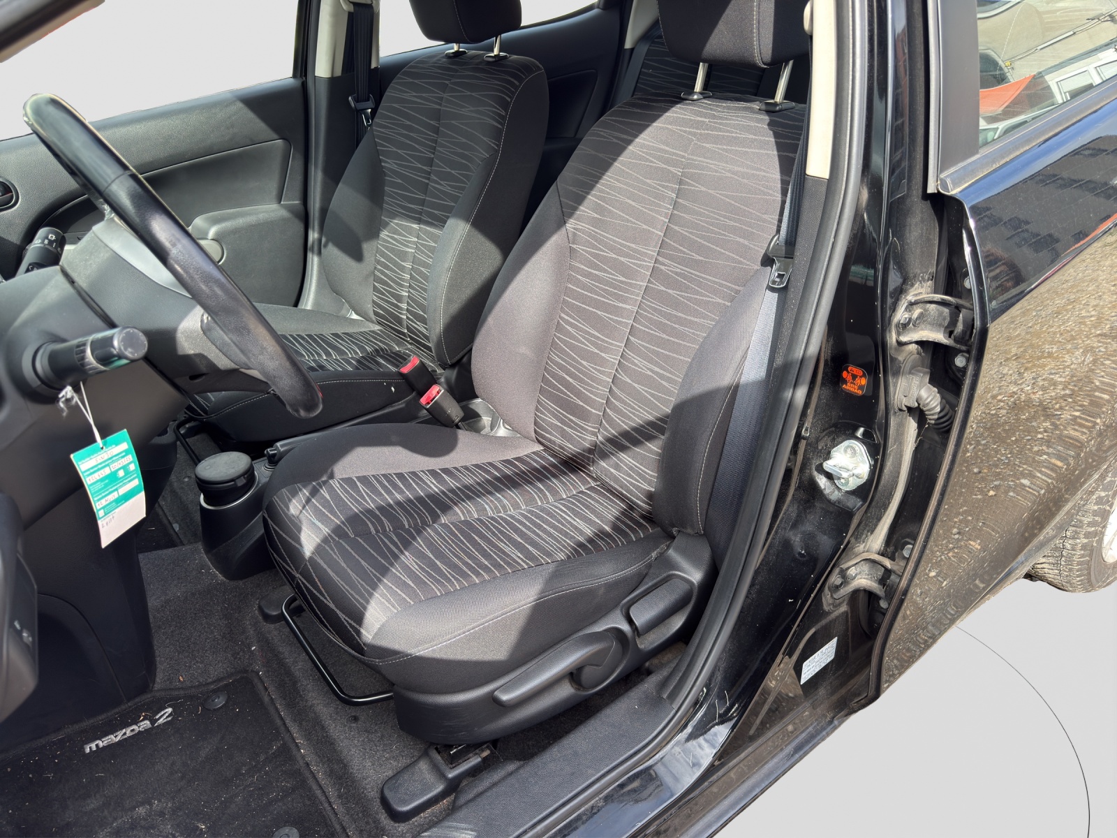 MAZDA 2 1.3i 16V Exclusive-image-12