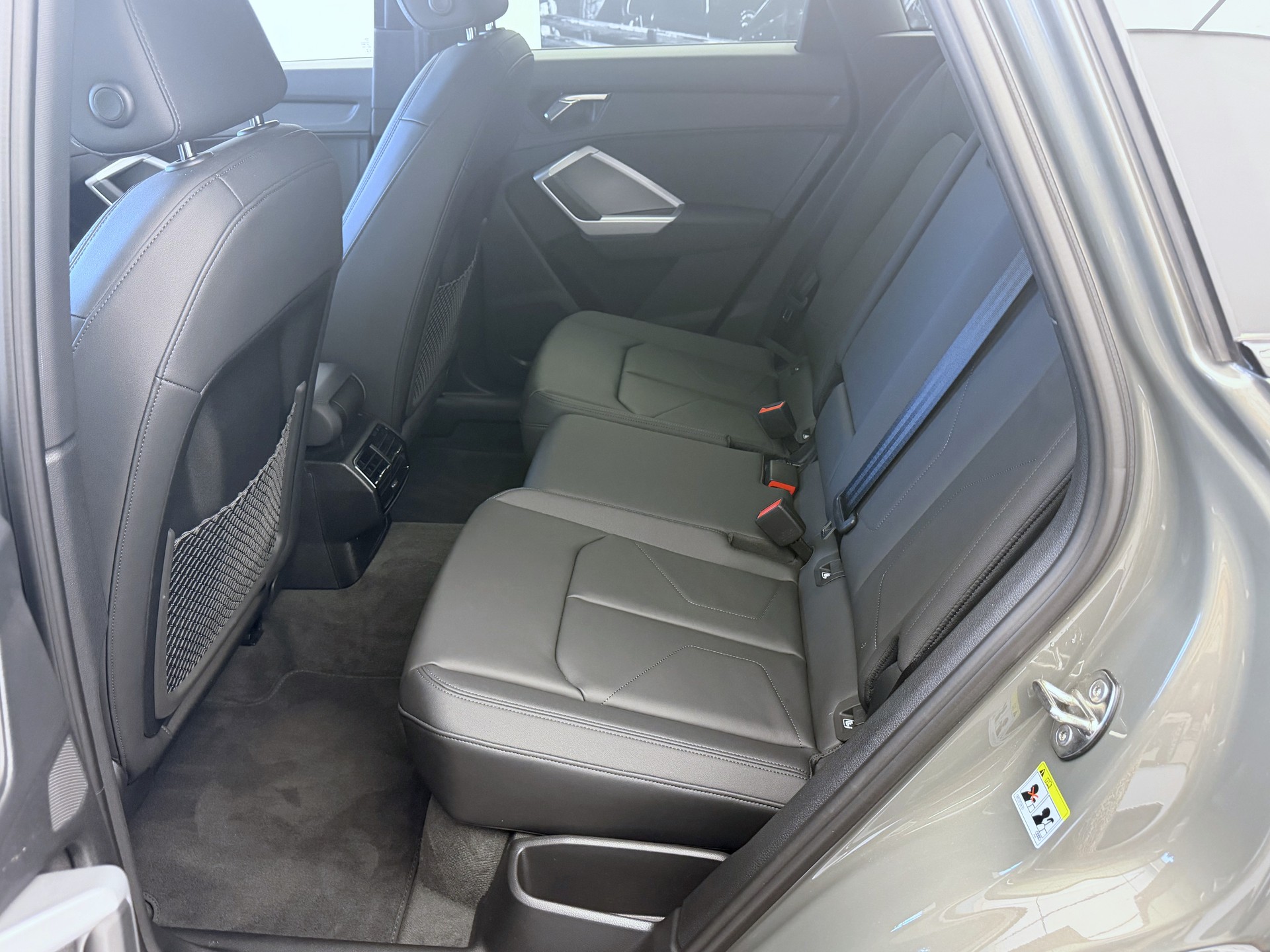 AUDI Q3 45 TFSI advanced quattro S-tronic-image-13