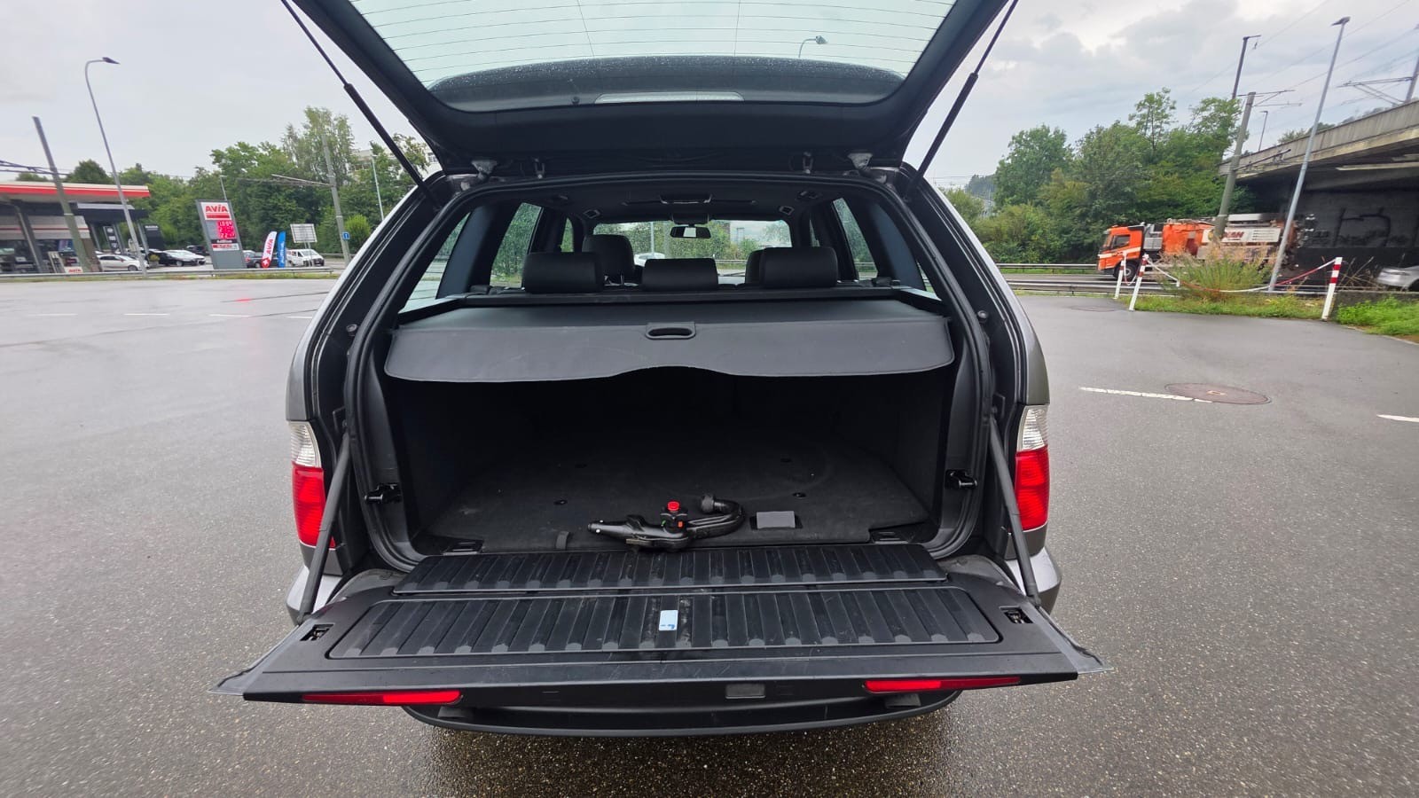 BMW X5 3.0i-image-6