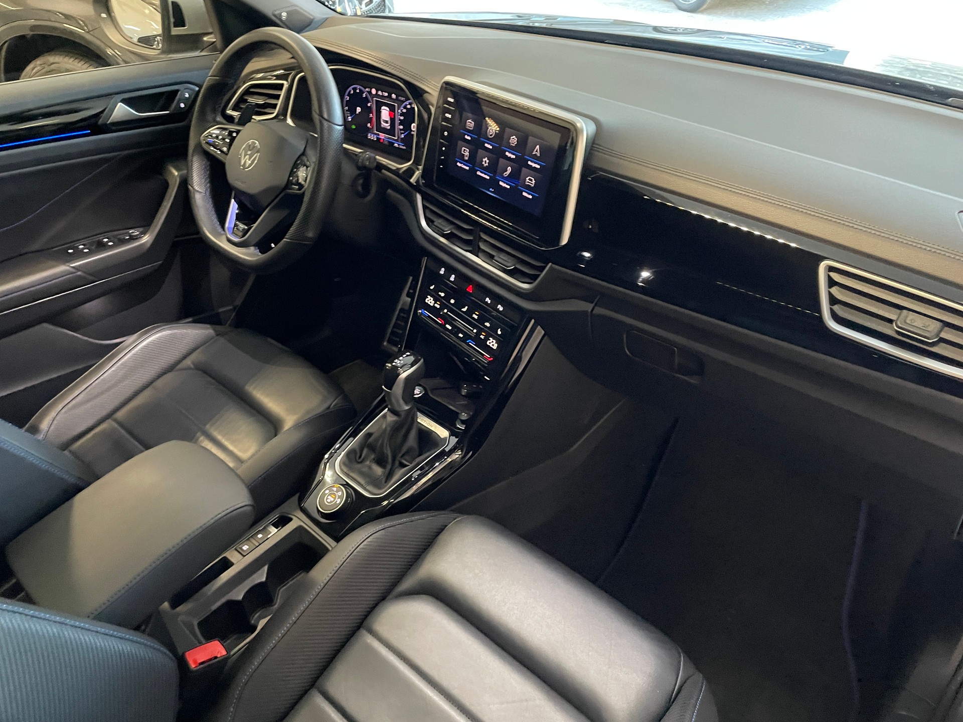 VW T-Roc 2.0 TSI R DSG 4Motion-image-25