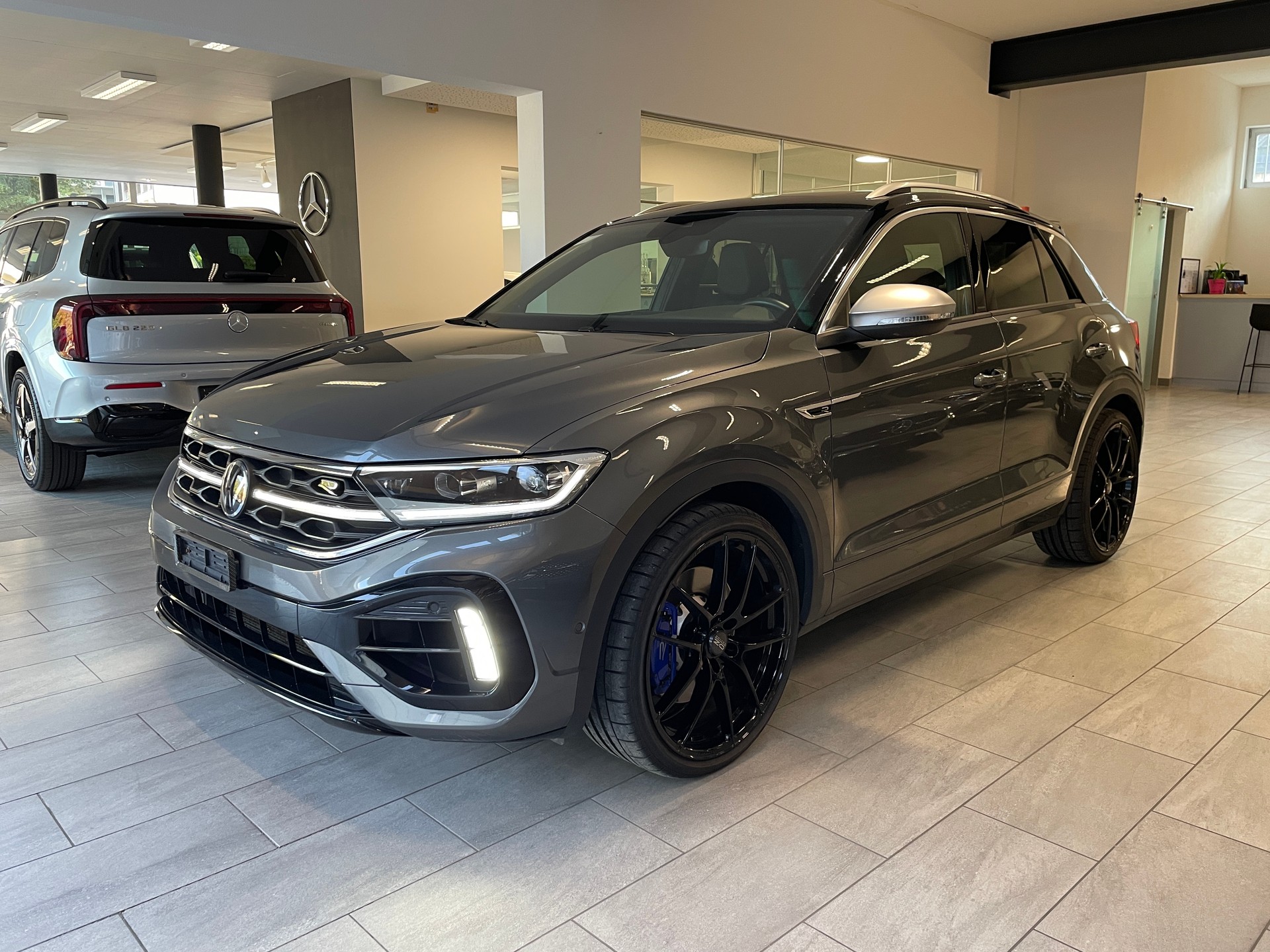 VW T-Roc 2.0 TSI R DSG 4Motion-image-0
