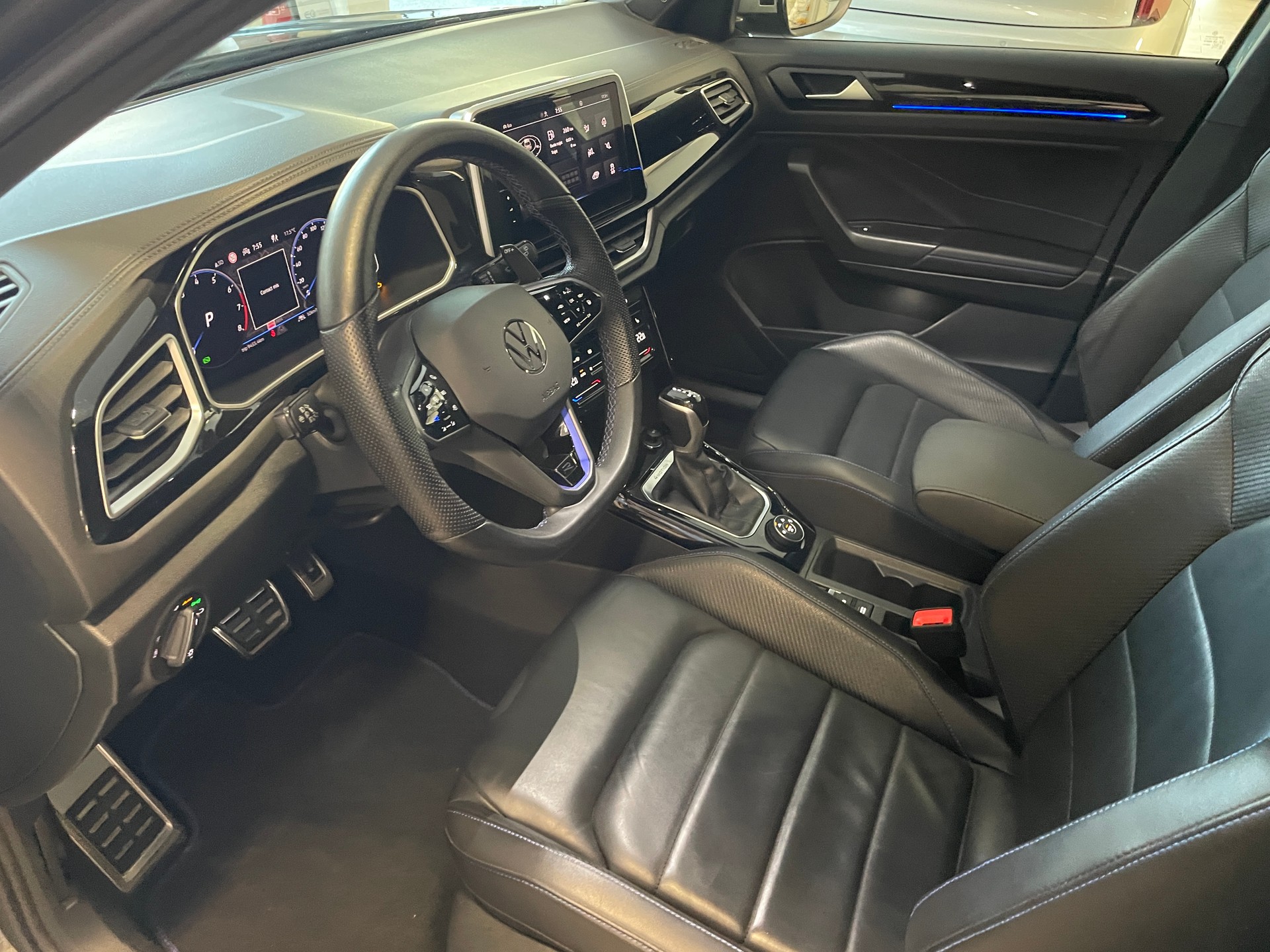 VW T-Roc 2.0 TSI R DSG 4Motion-image-11
