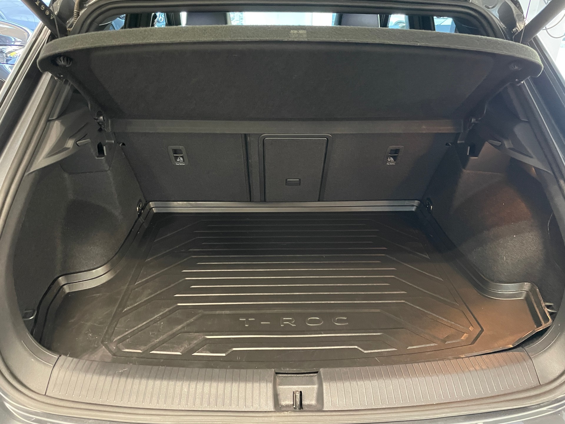 VW T-Roc 2.0 TSI R DSG 4Motion-image-8