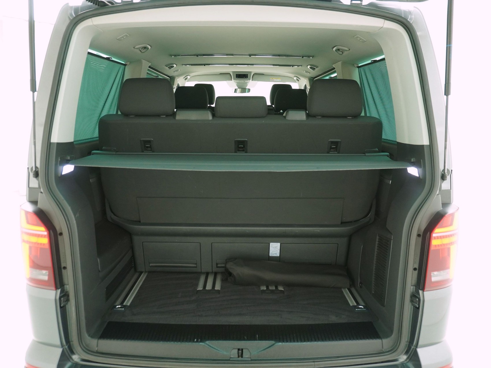 VW T6 Multivan 2.0 TDI DSG Comfortline 4Motion-image-16