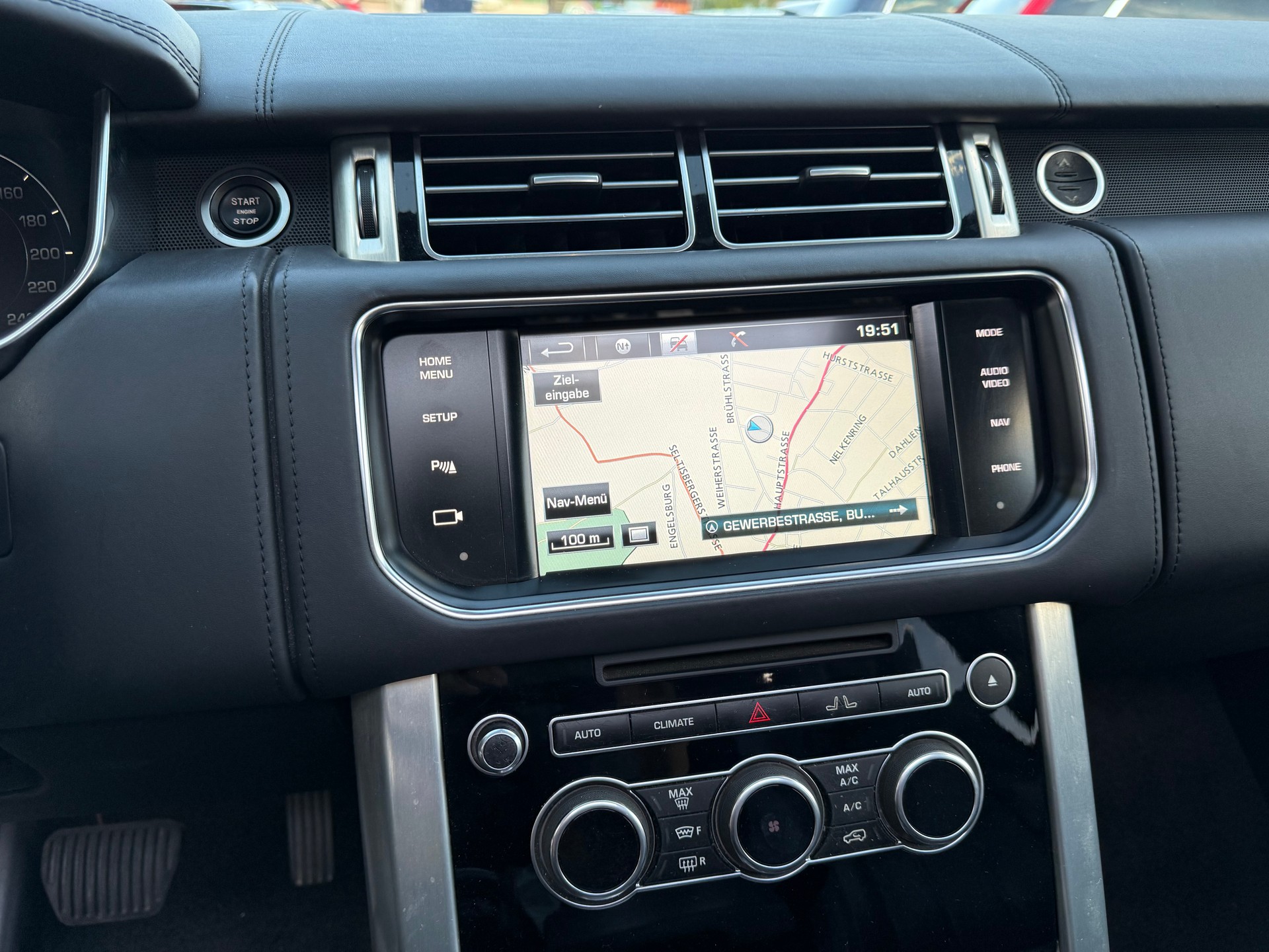 LAND ROVER Range Rover 4.4 SDV8 Autobiography Automatic-image-10