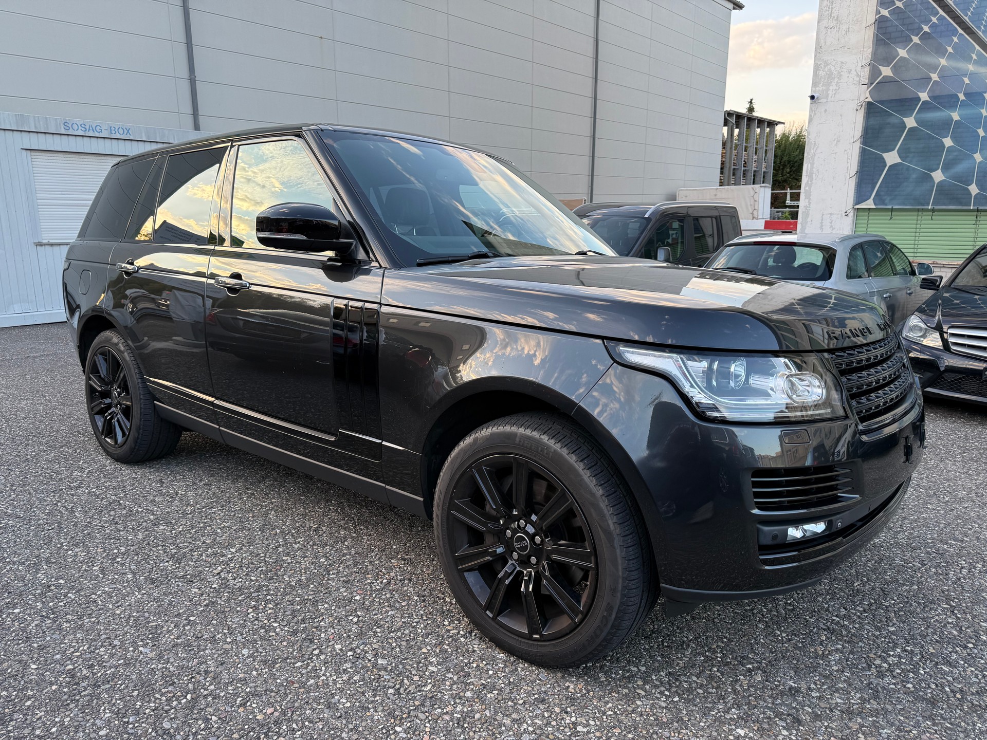 LAND ROVER Range Rover 4.4 SDV8 Autobiography Automatic-image-2