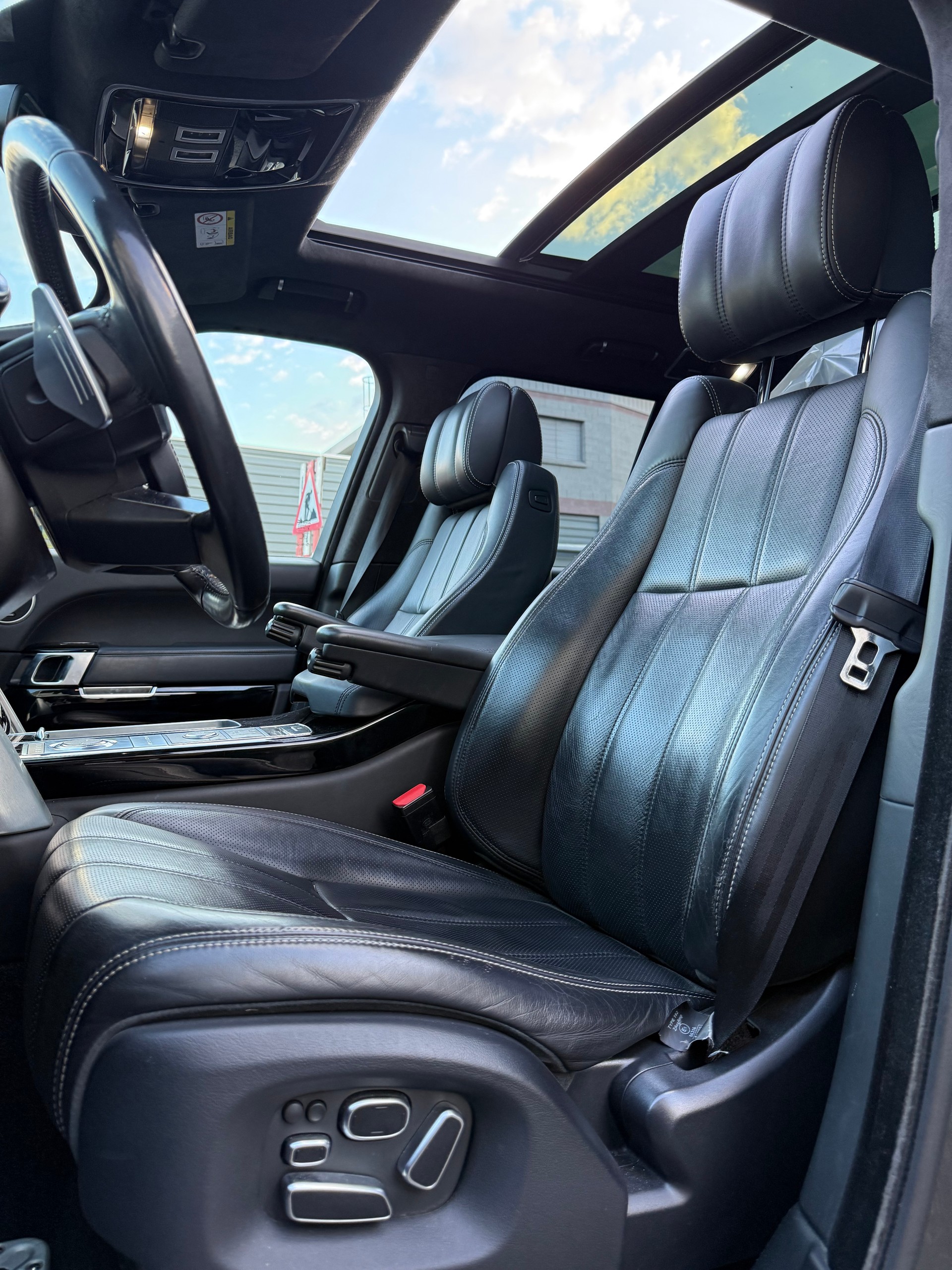 LAND ROVER Range Rover 4.4 SDV8 Autobiography Automatic-image-5